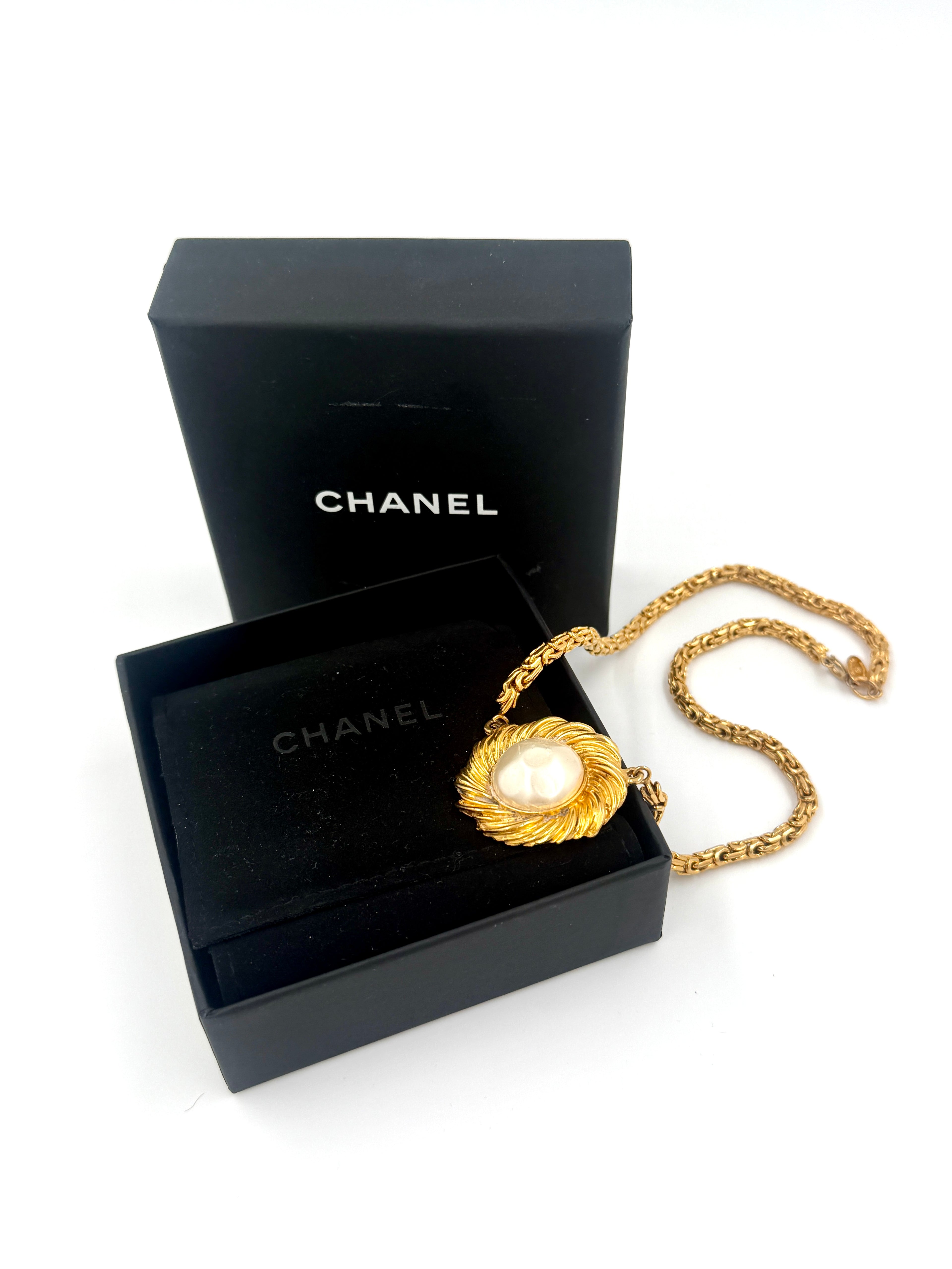 Chanel Vintage 31 Rue Cambon Medallion Bracelet - Pre Owned Authentic