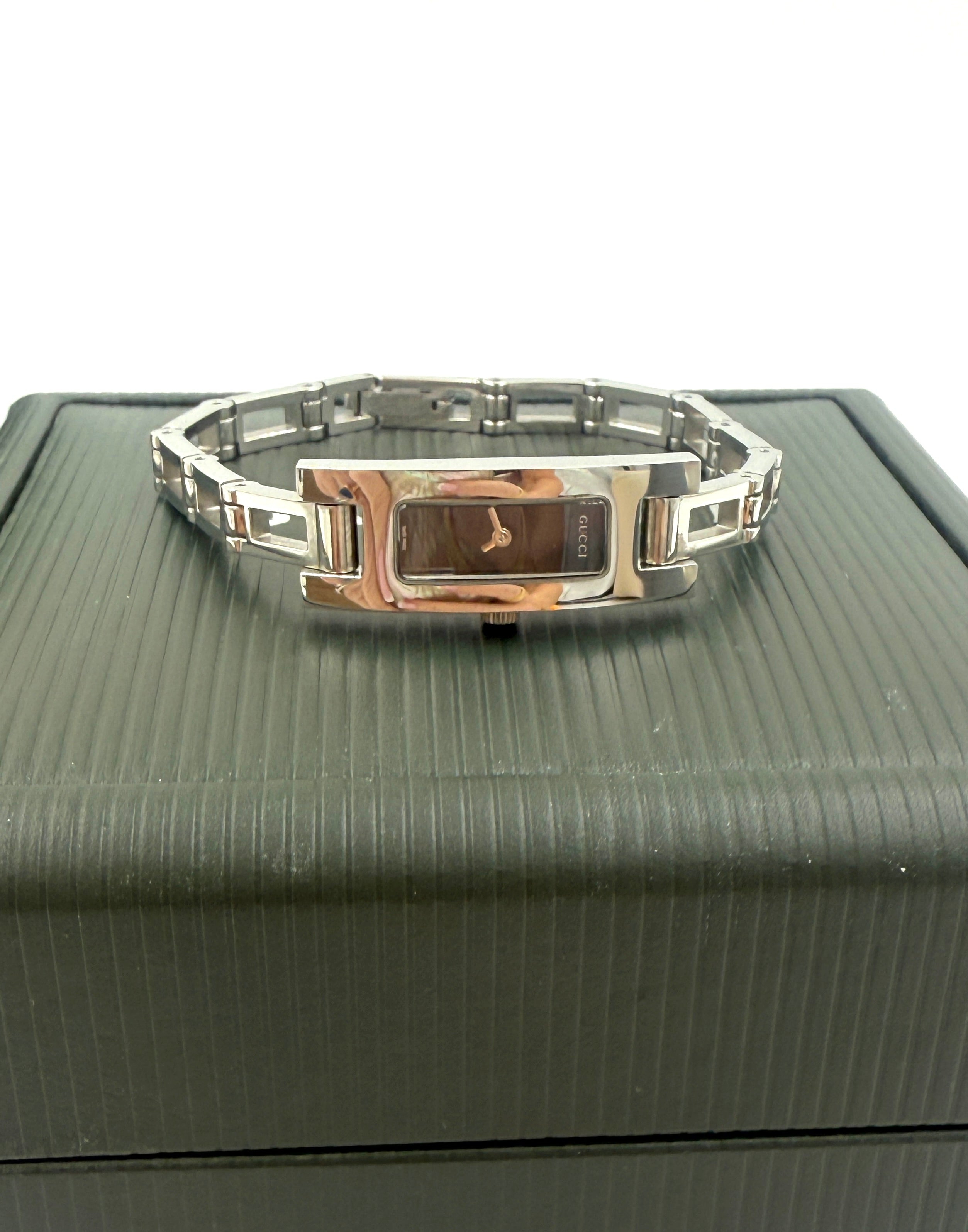 Gucci Women's Silver and Black Watch Quartz sz 6.25-6.6 - Pre Owned Authentic