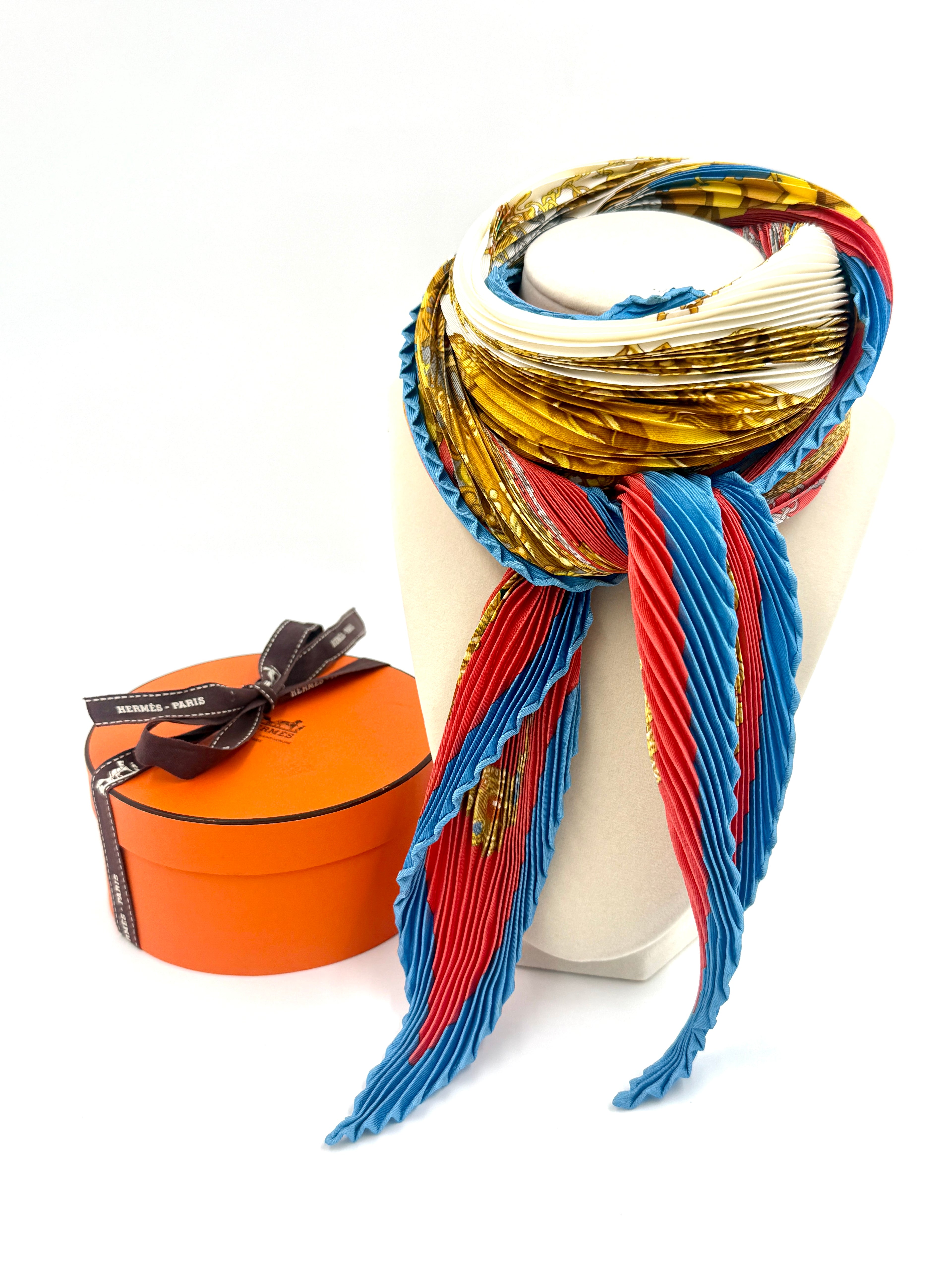 Hermès Pleated Silk Scarf Grands Fonds - Pre Owned Authentic