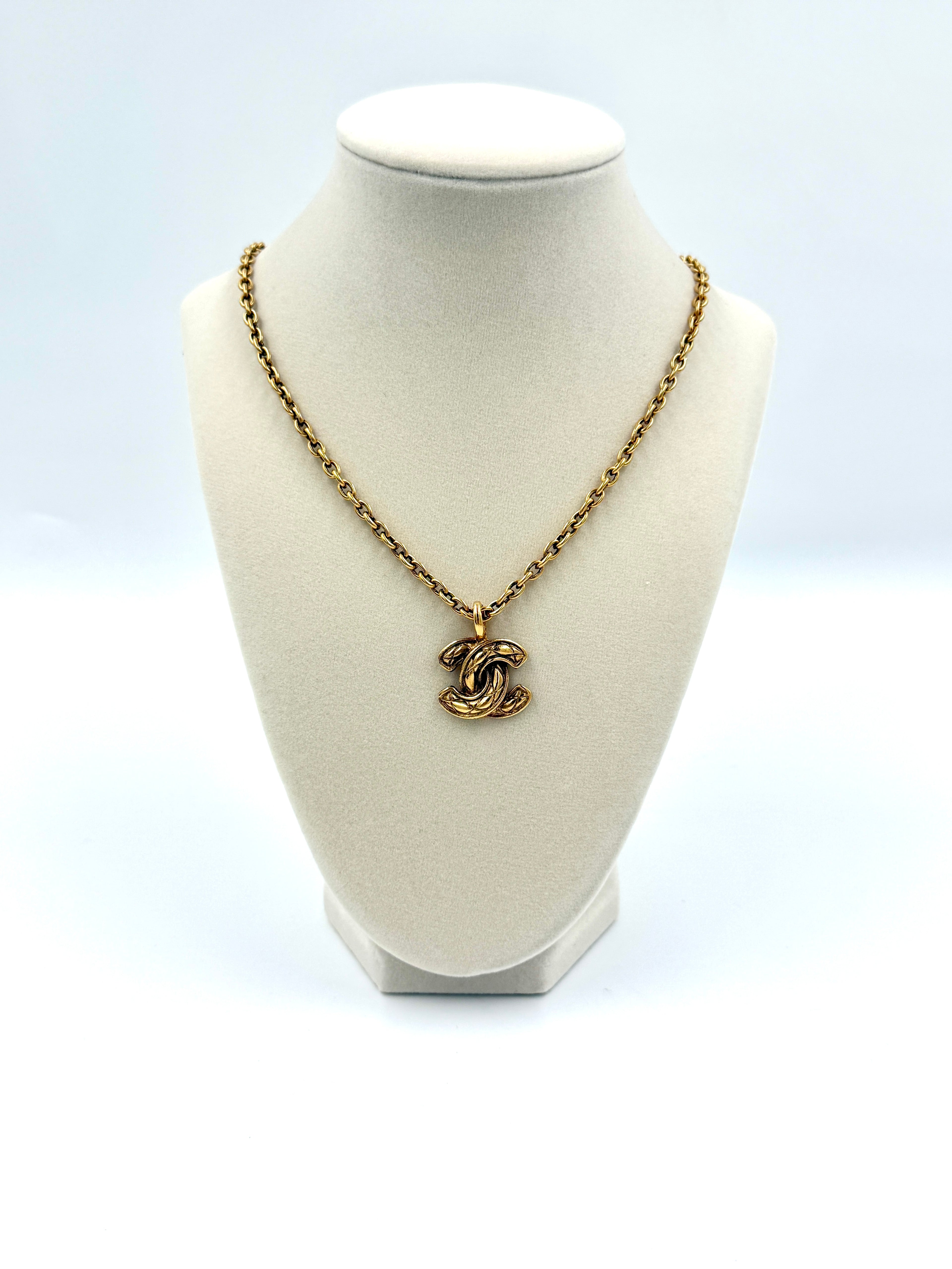 Chanel Vintage Quilted CC Pendant Necklace - Gold Tone - Pre Owned Authentic