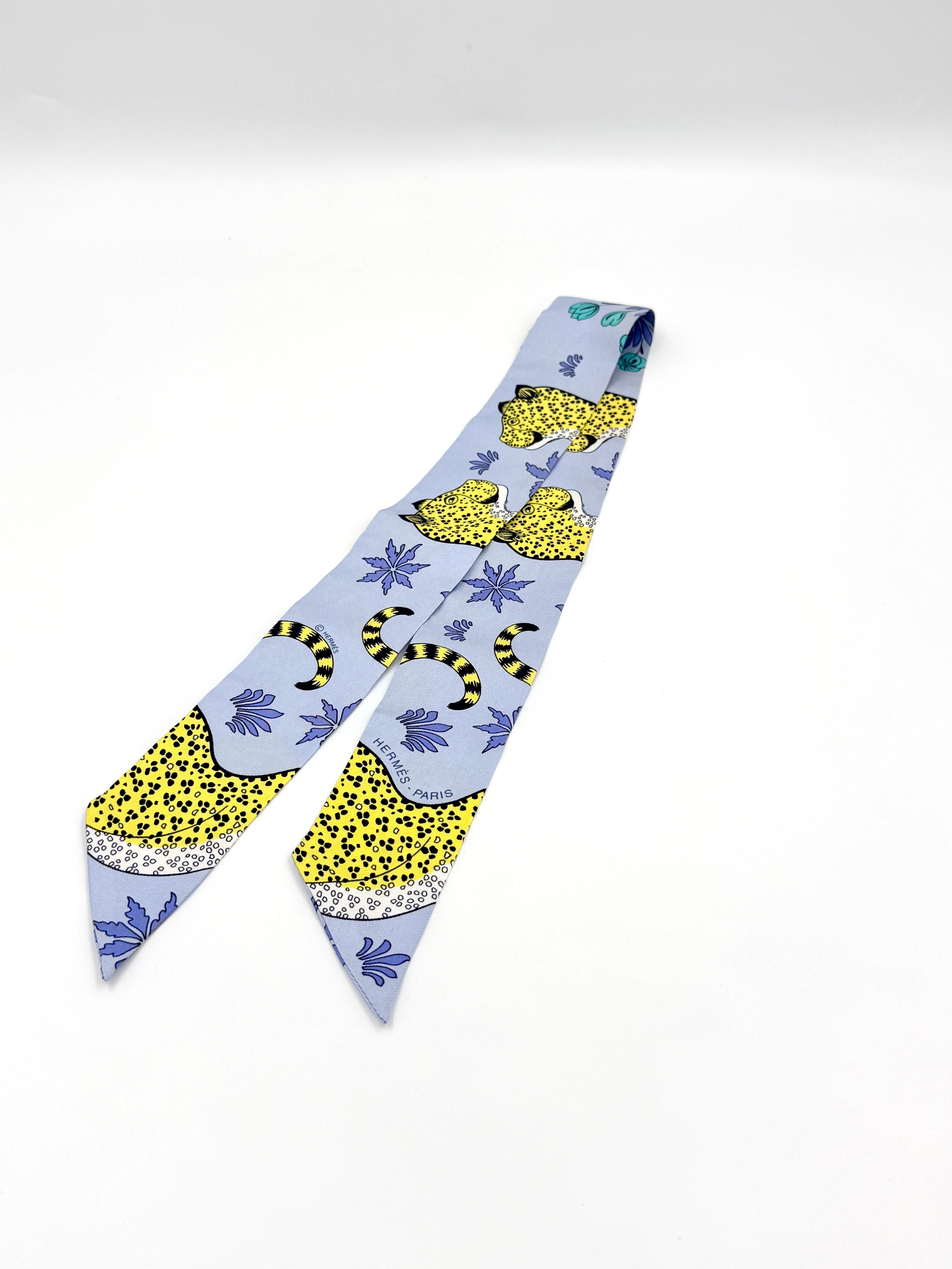 Hermès Les Leopards Silk Twilly Pristine - Pre Owned Authentic