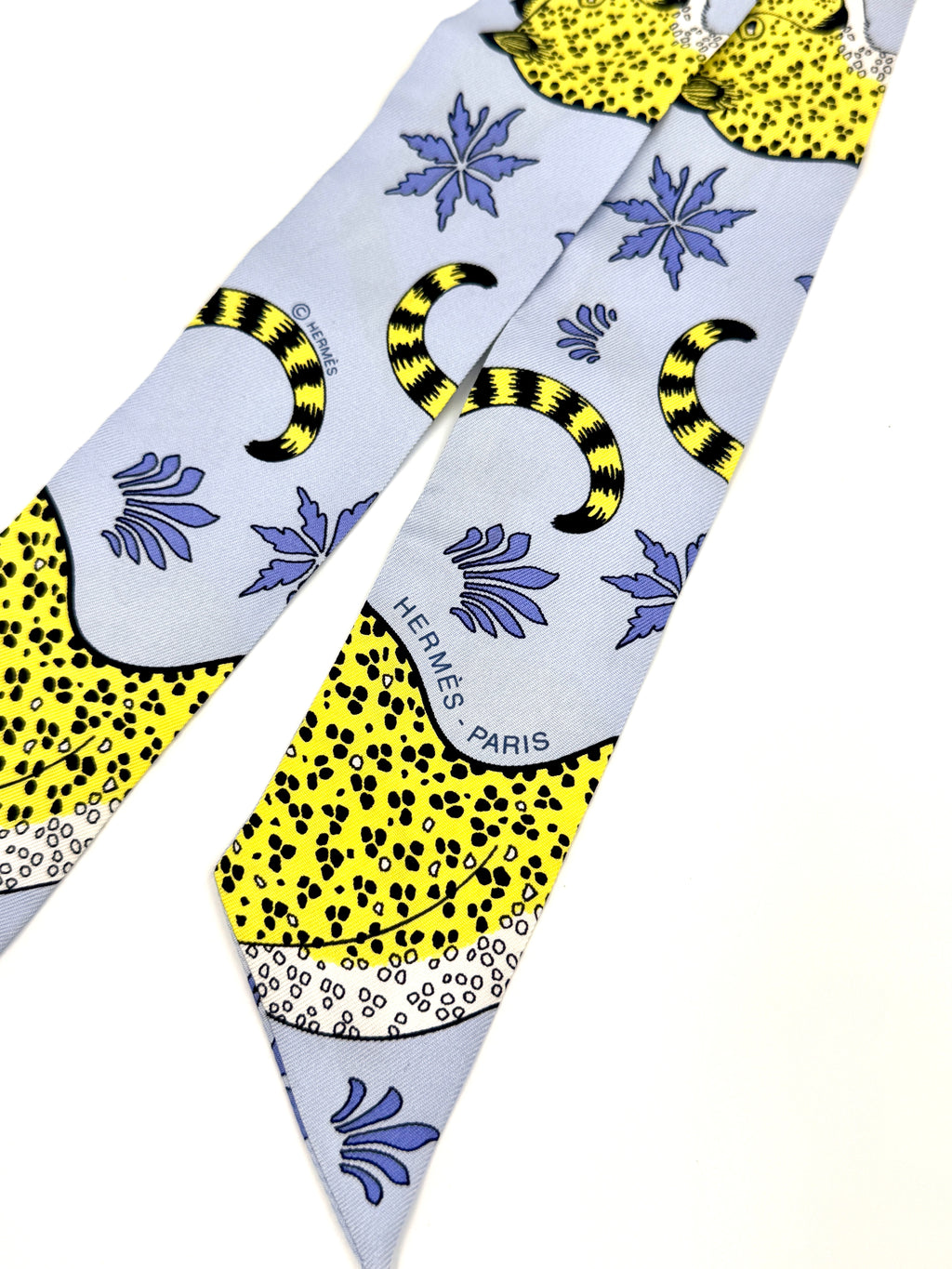 Hermès Les Leopards Silk Twilly Pristine - Pre Owned Authentic