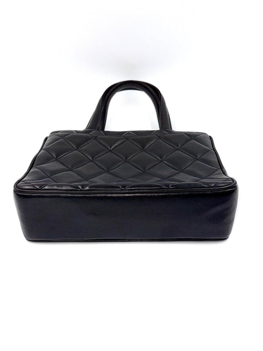 Pre-Owned Chanel Vintage Turnlock Matelasse Tote with 24k Gold Plated Hardware Series 3 1994-1996 - Authenticated