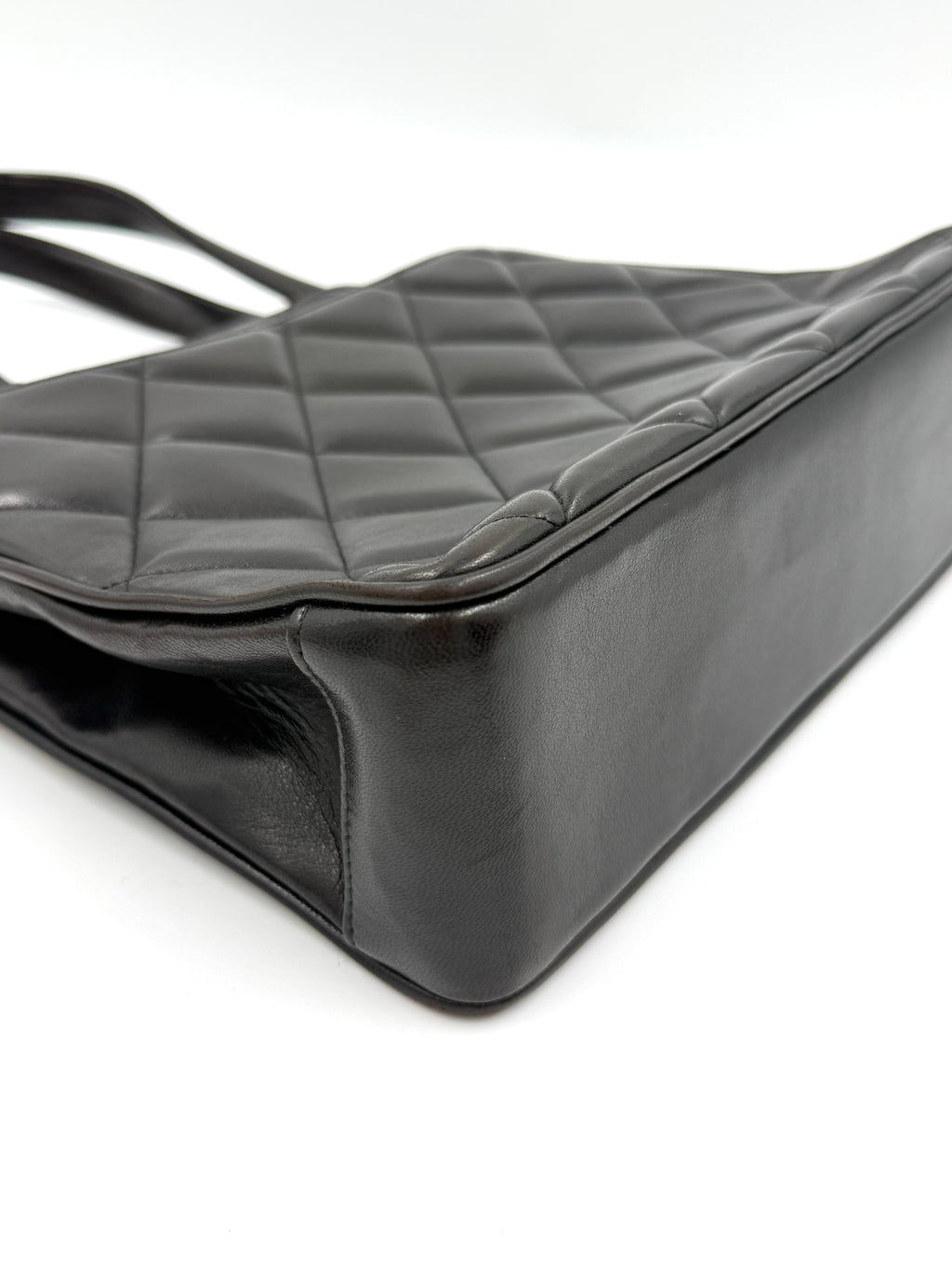 Pre-Owned Chanel Vintage Turnlock Matelasse Tote with 24k Gold Plated Hardware Series 3 1994-1996 - Authenticated