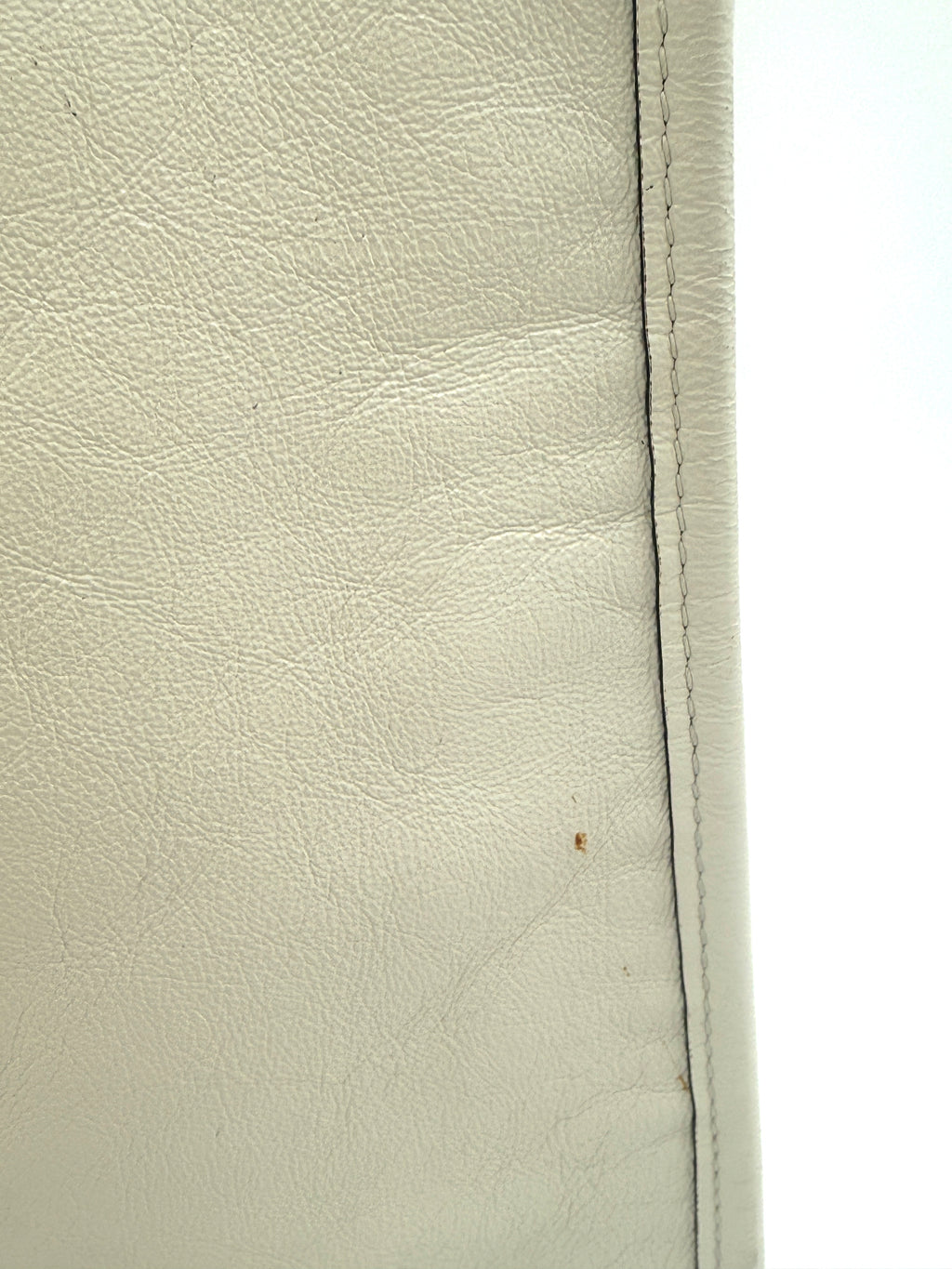 Gucci Rajah Large Leather Tote Bag White with Chain Straps and Removable Pouch Pre Owned Authentic