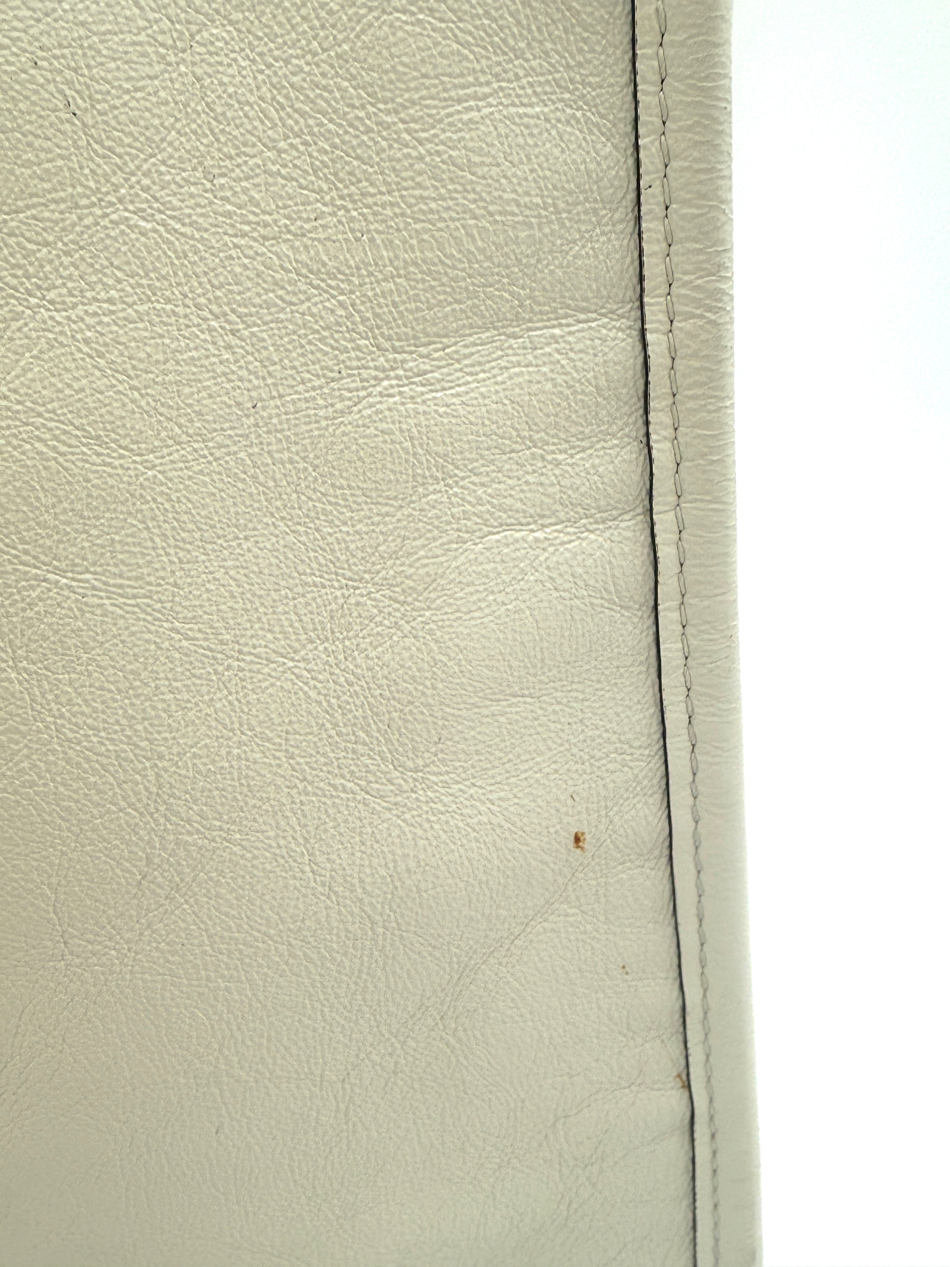 Gucci Rajah Large Leather Tote Bag White with Chain Straps and Removable Pouch Pre Owned Authentic