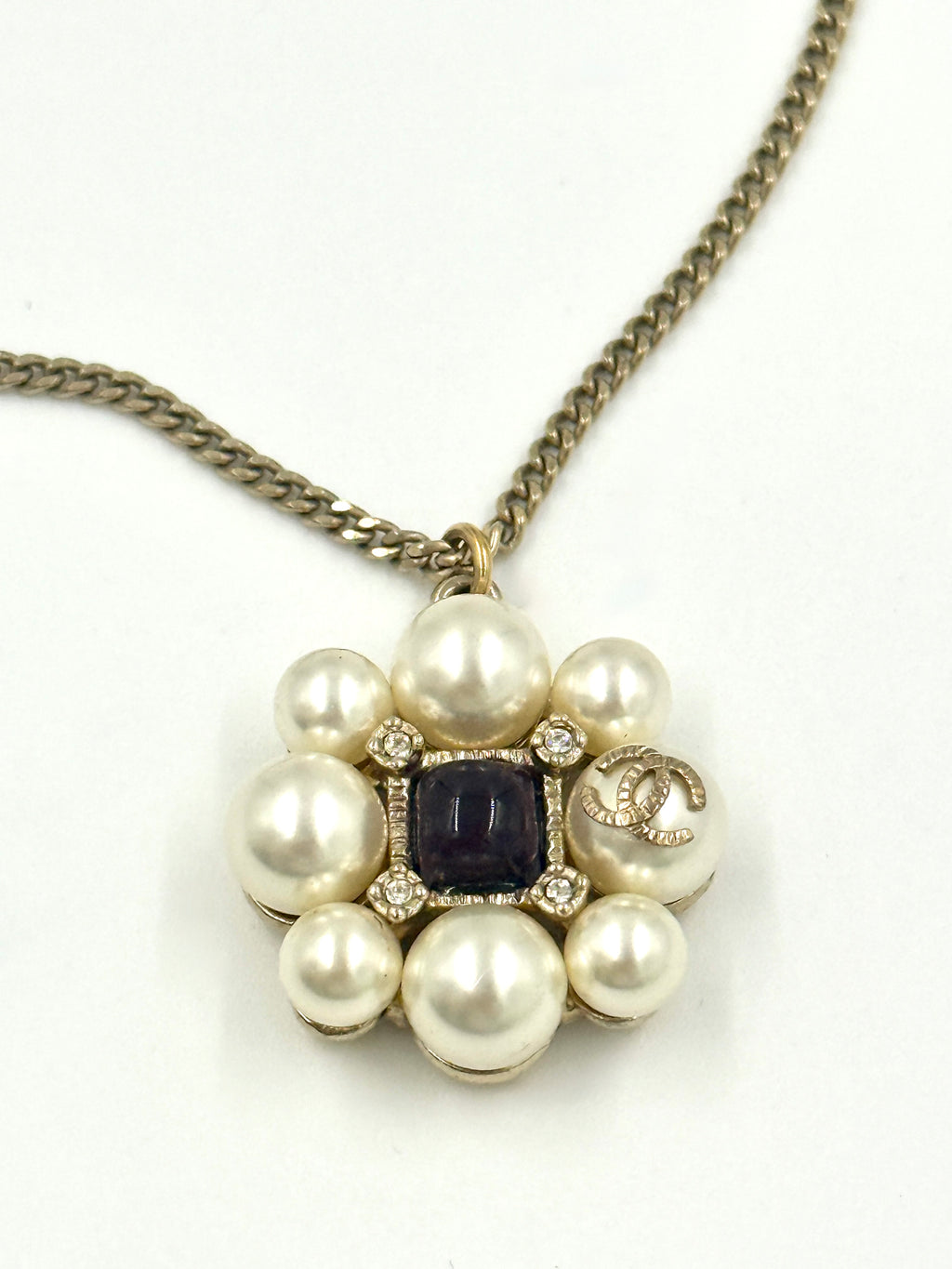 Chanel Coco Mark Faux Pearl Necklace Purple Stone 2008 Pre-Owned Authentic