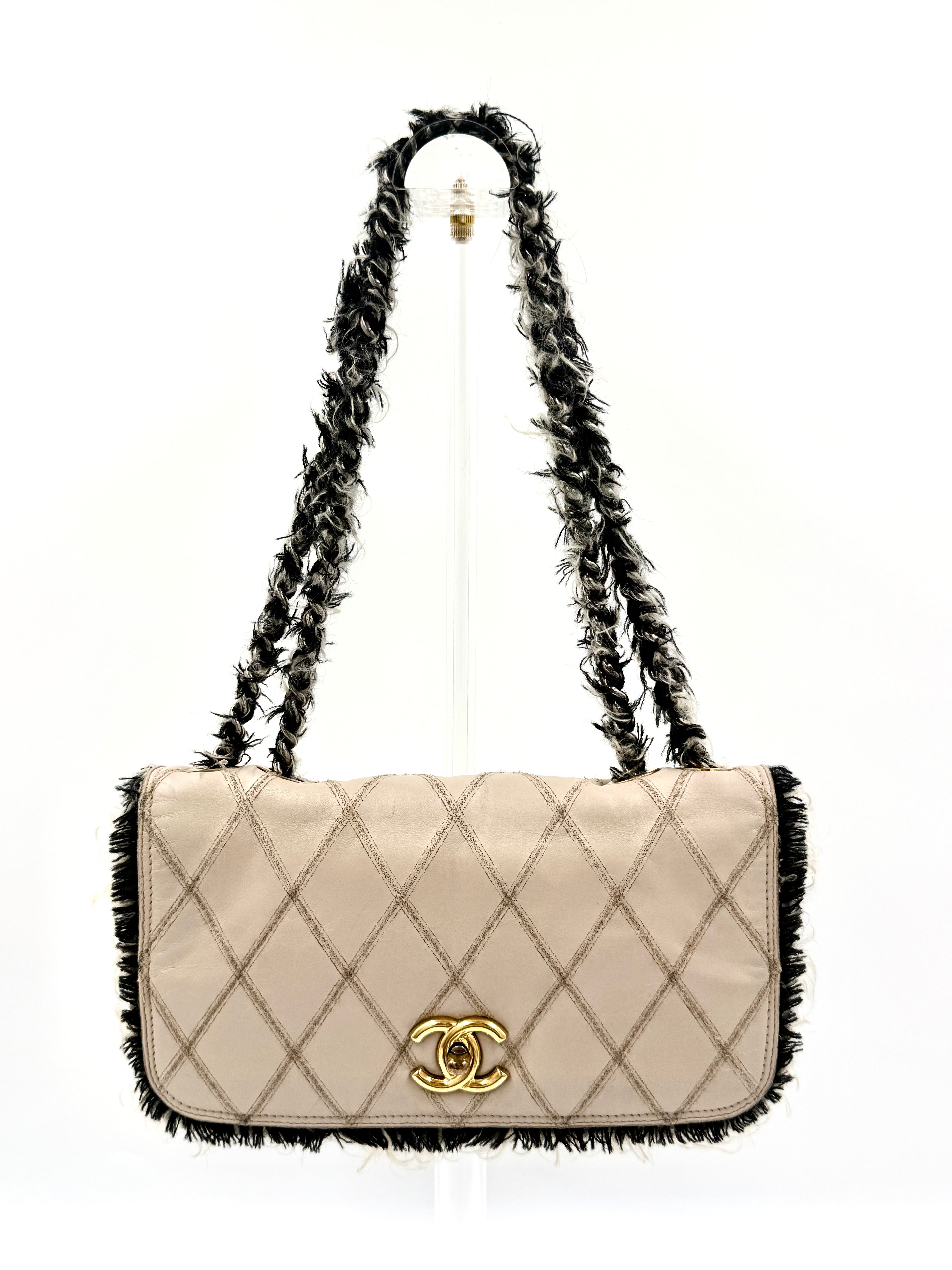 Chanel Trendy CC Leather and Tweed Shoulder/Crossbody Bag Ivory and Black Pre-Owned Authentic