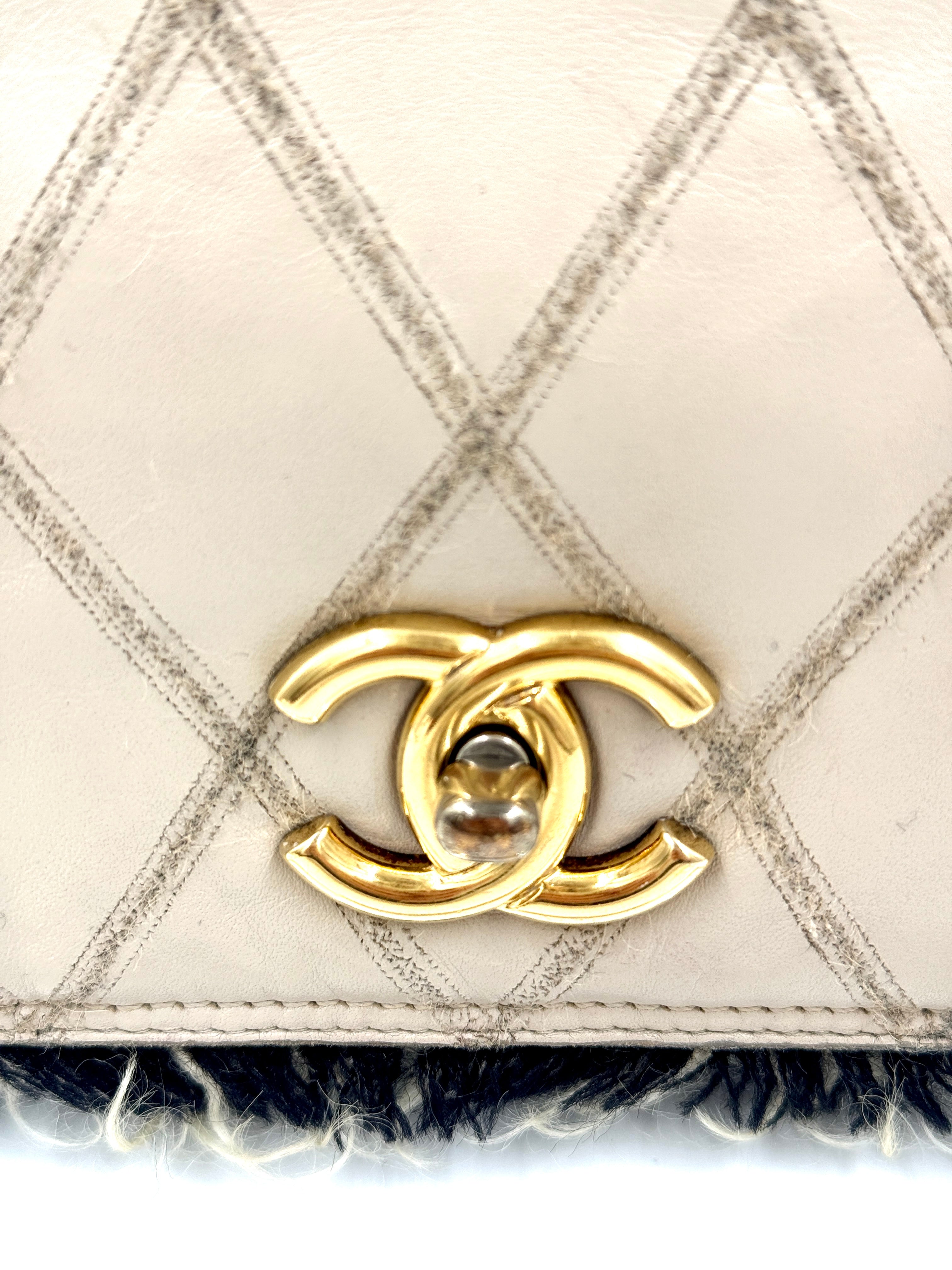 Chanel Trendy CC Leather and Tweed Shoulder/Crossbody Bag Ivory and Black Pre-Owned Authentic