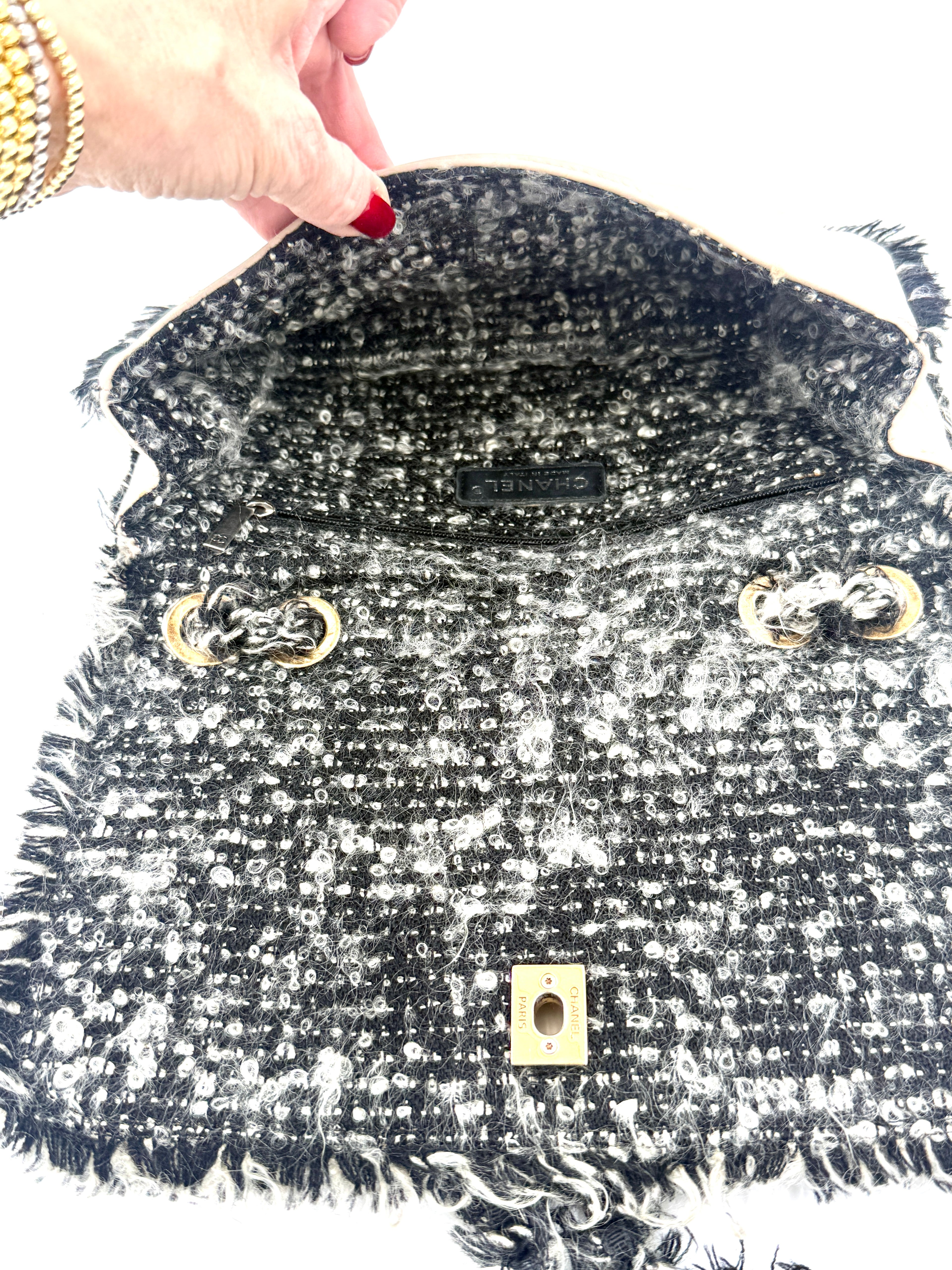 Chanel Trendy CC Leather and Tweed Shoulder/Crossbody Bag Ivory and Black Pre-Owned Authentic