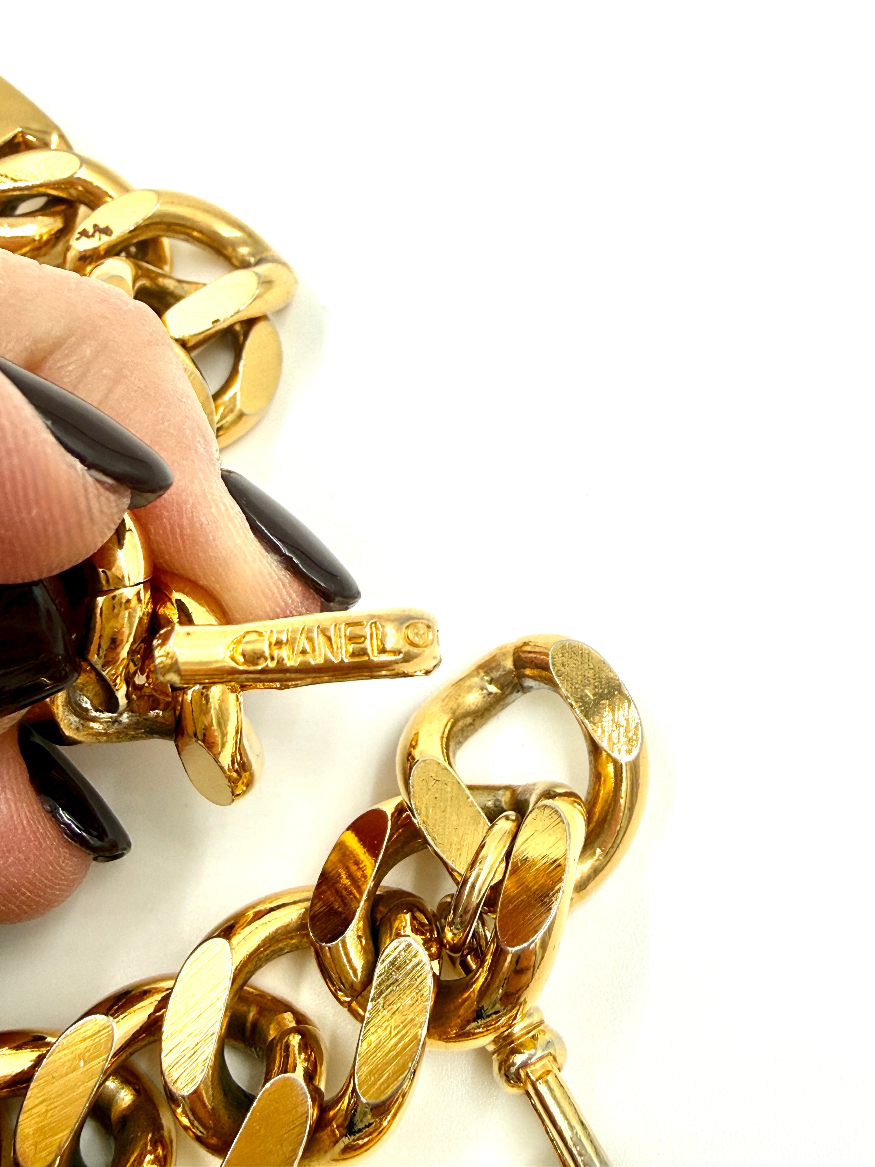 CHANEL Rue Cambon Medallion Gold Chain Belt Pre Owned Authentic