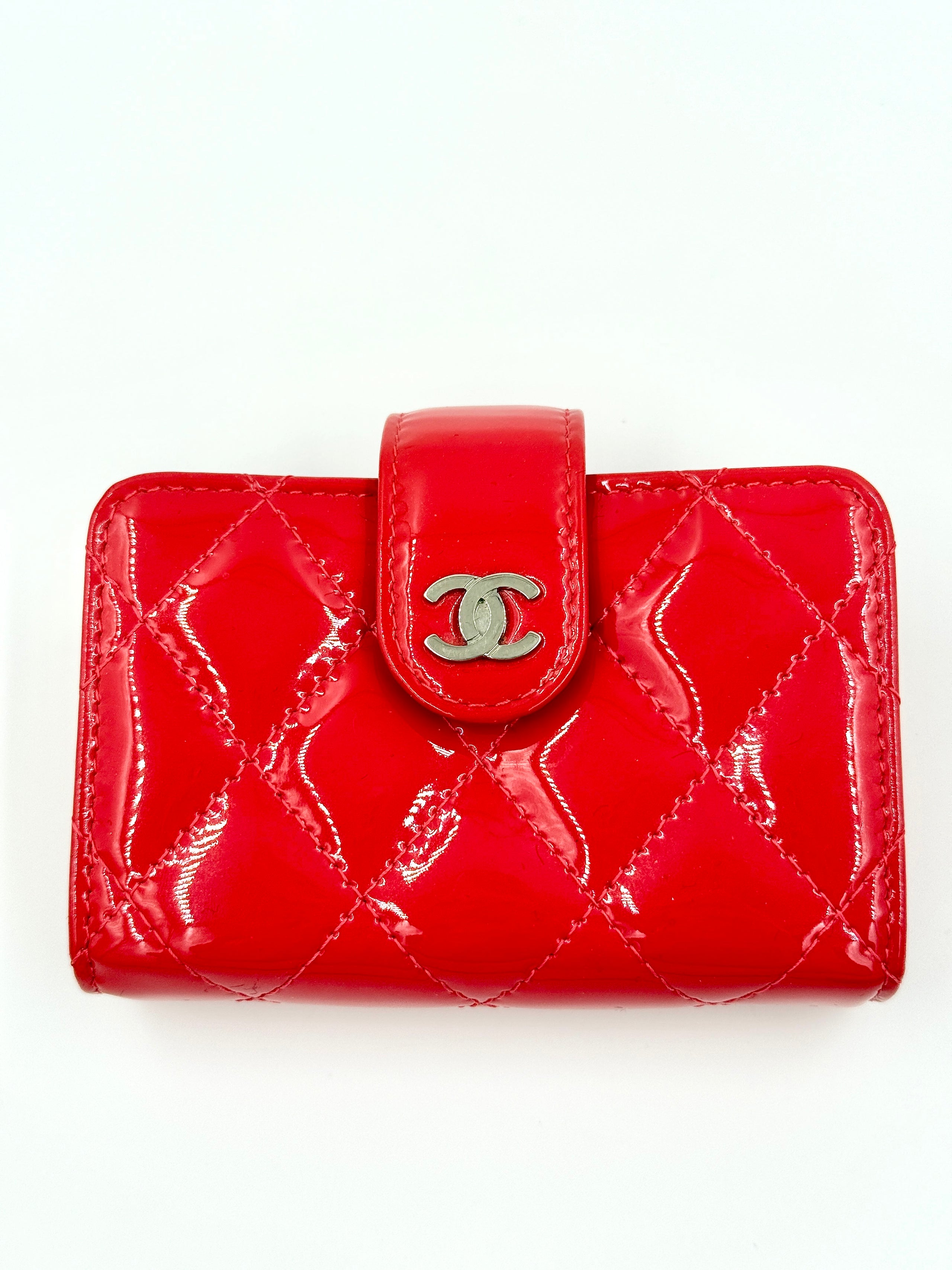 Chanel Red Patent Leather Quilted Card Holder Like New Pre Owned Authentic