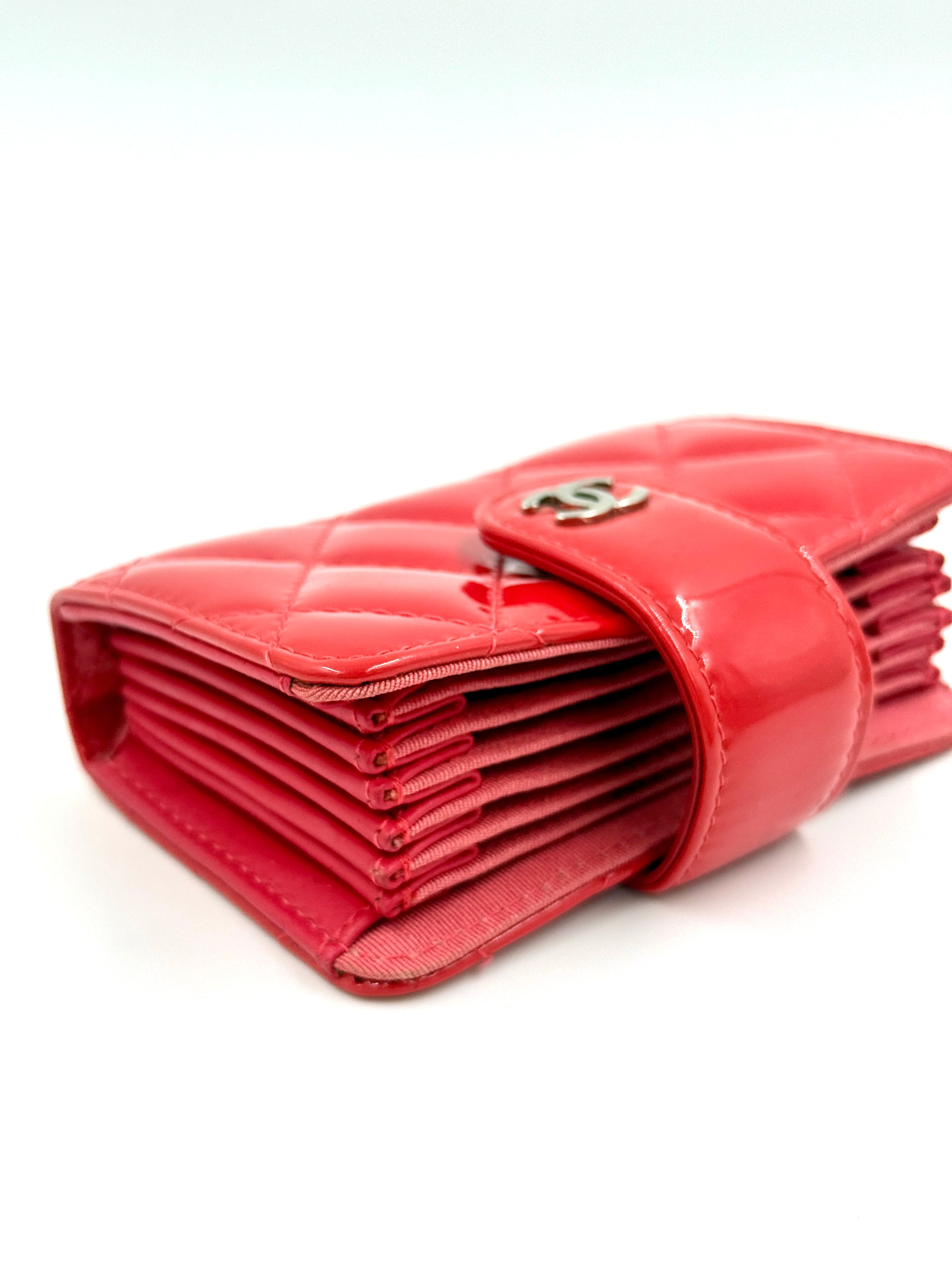 Chanel Red Patent Leather Quilted Card Holder Like New Pre Owned Authentic