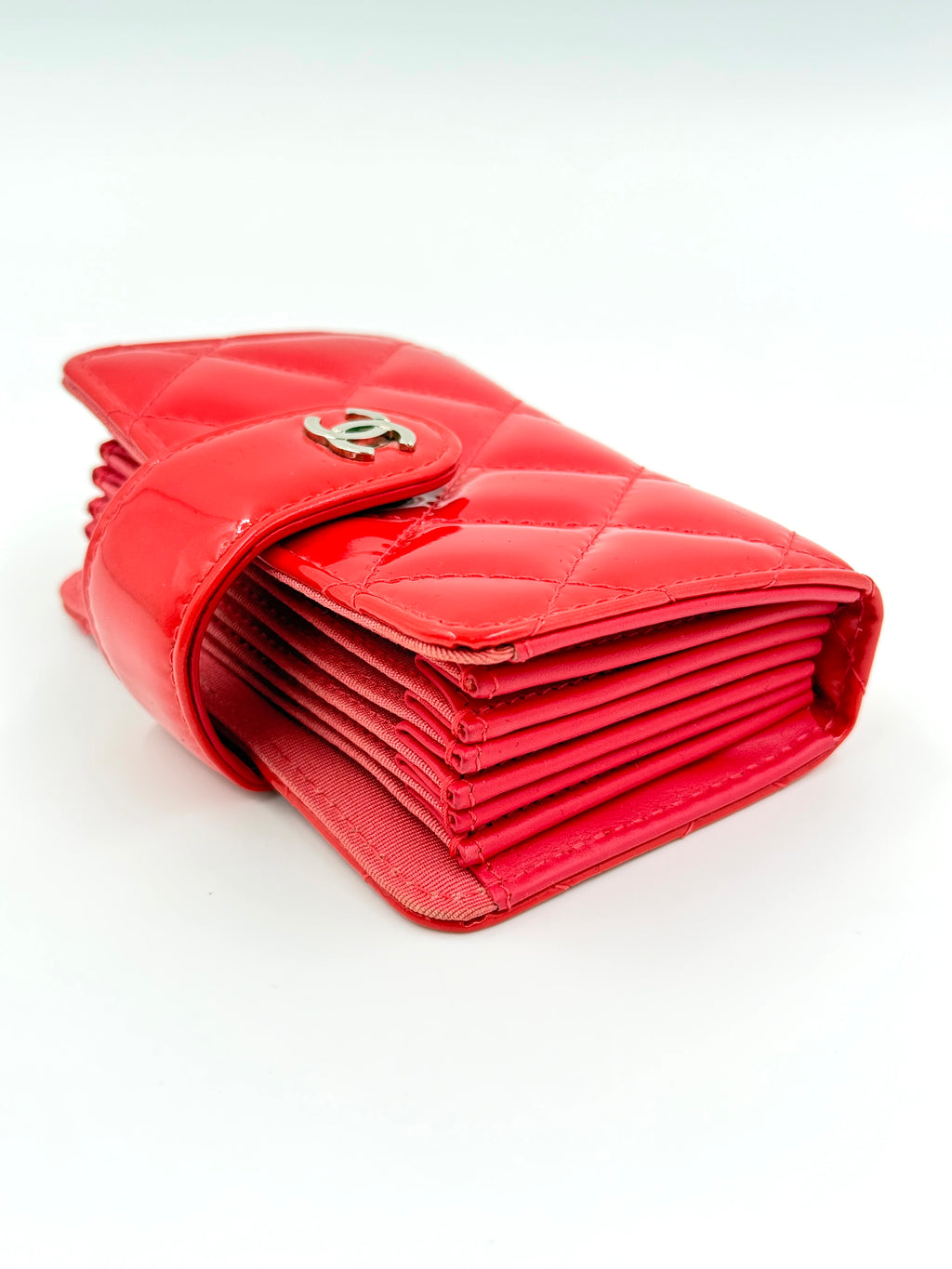 Chanel Red Patent Leather Quilted Card Holder Like New Pre Owned Authentic