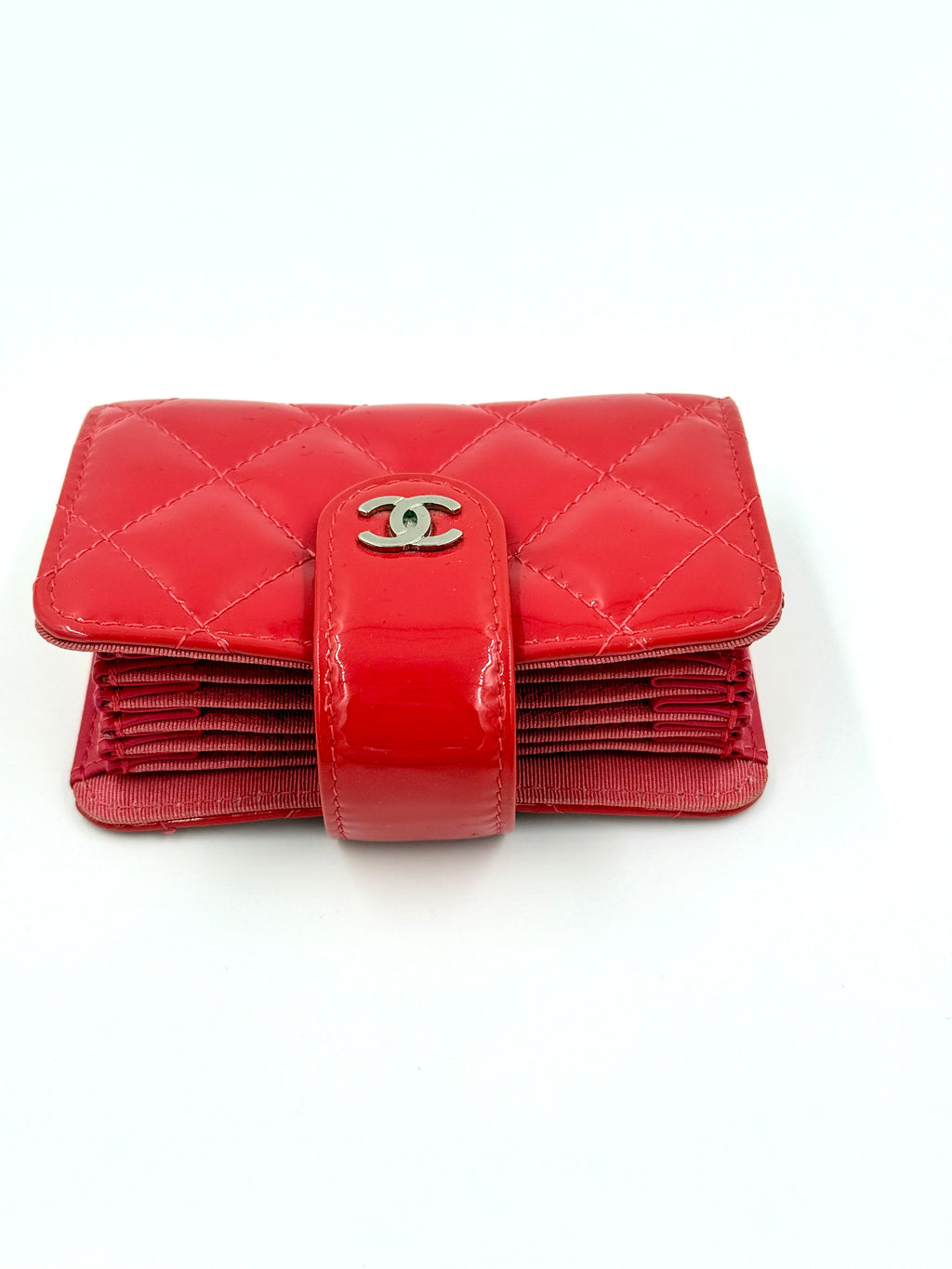 Chanel Red Patent Leather Quilted Card Holder Like New Pre Owned Authentic