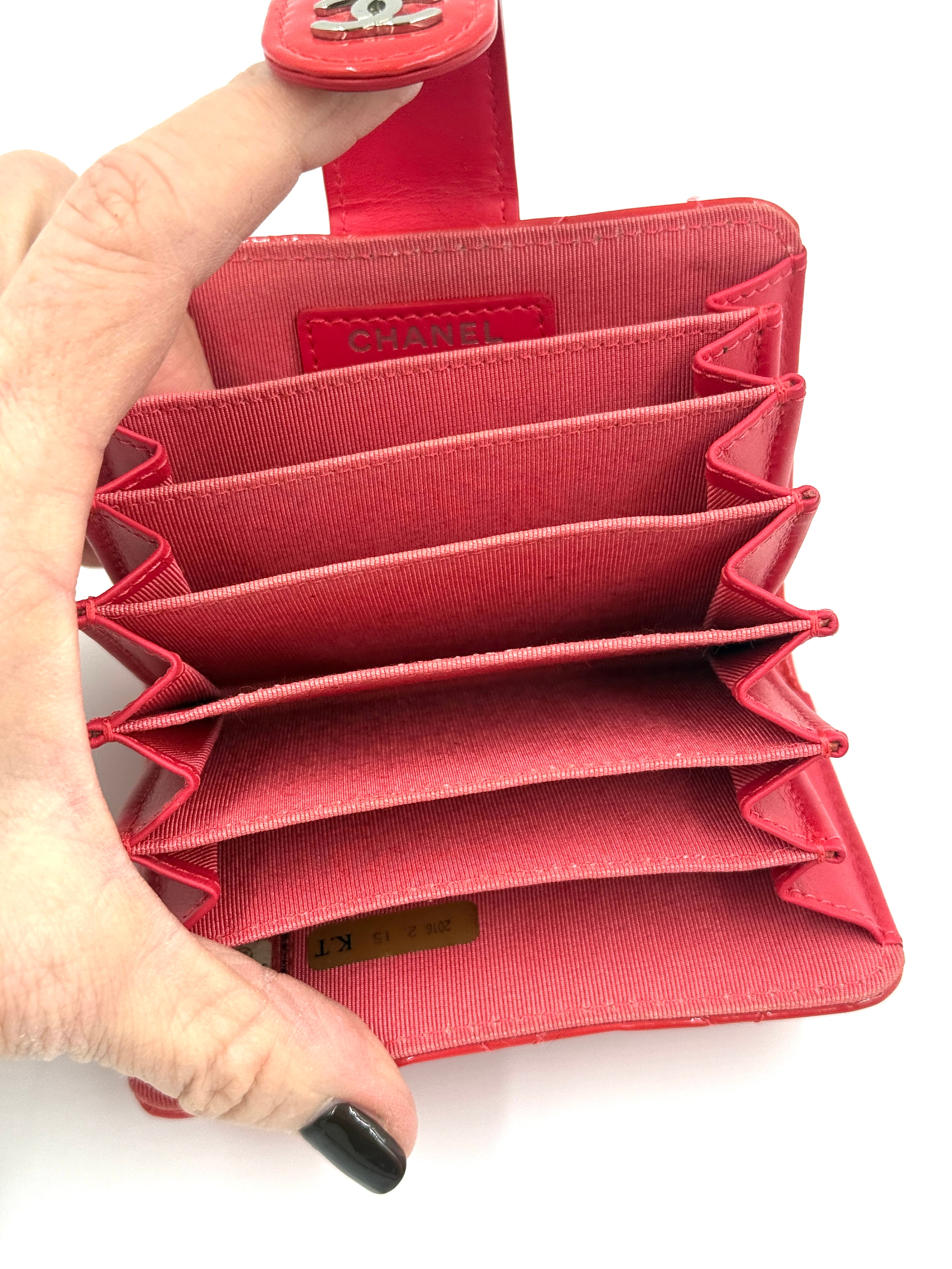 Chanel Red Patent Leather Quilted Card Holder Like New Pre Owned Authentic