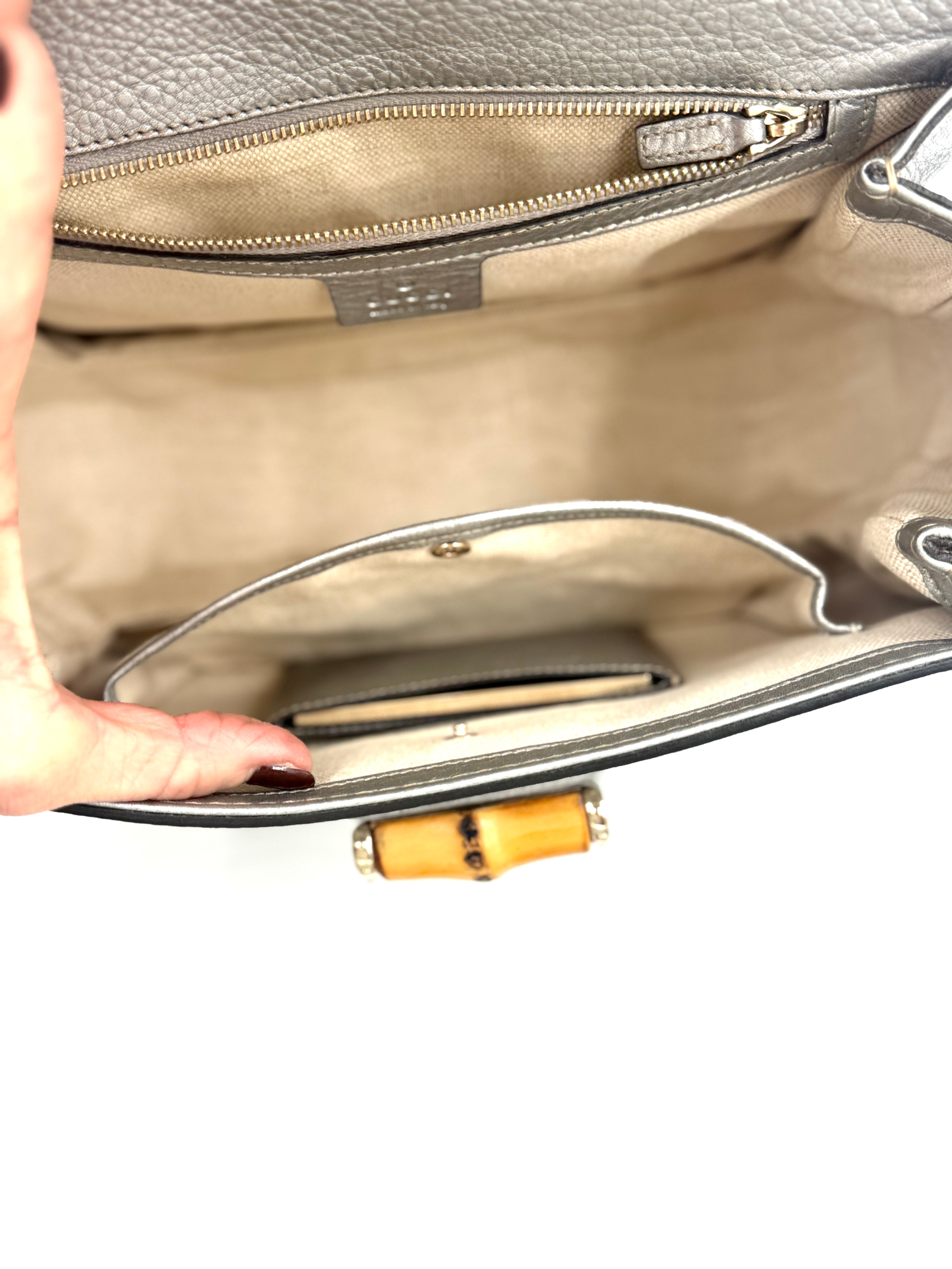 Gucci Bamboo Handle Bag Hand Bag Leather Silver With Tassels and Compact Mirror Pre Owned Authentic