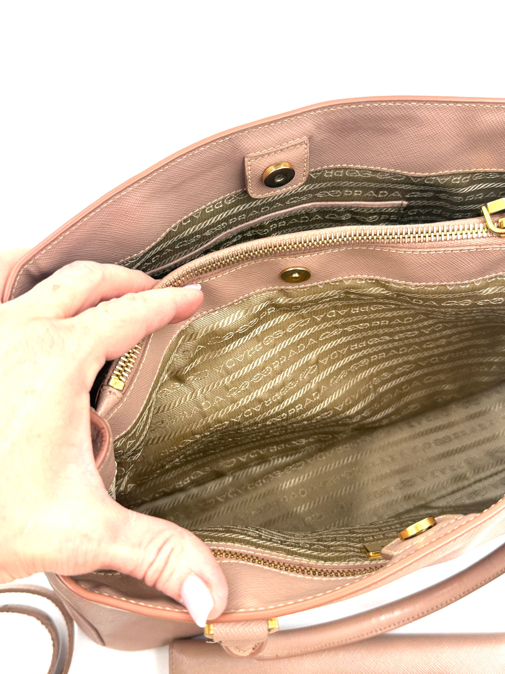 Prada Galleria Saffiano Leather in Beige with Coordinating Wallet Pre Owned Authentic