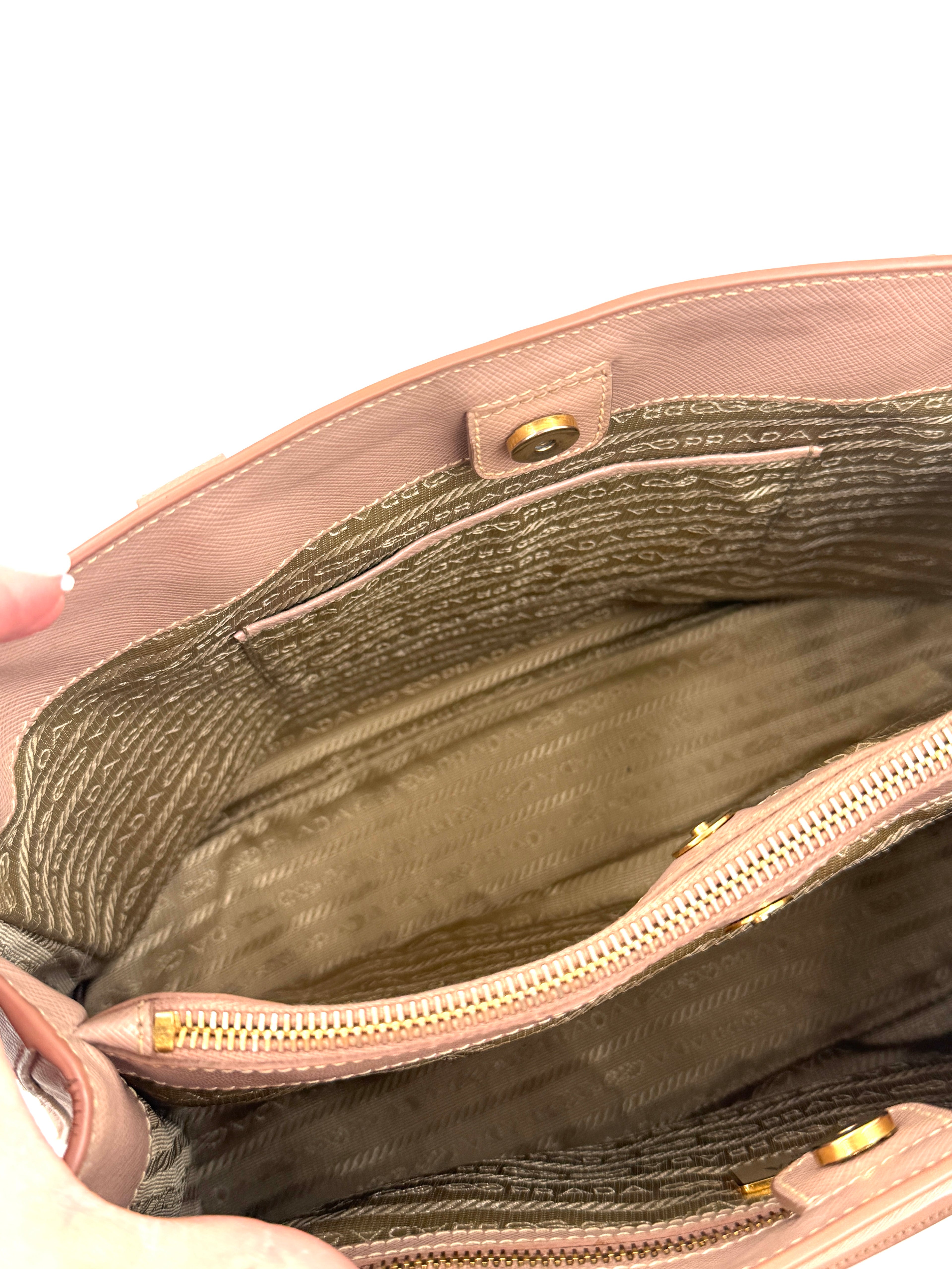 Prada Galleria Saffiano Leather in Beige with Coordinating Wallet Pre Owned Authentic