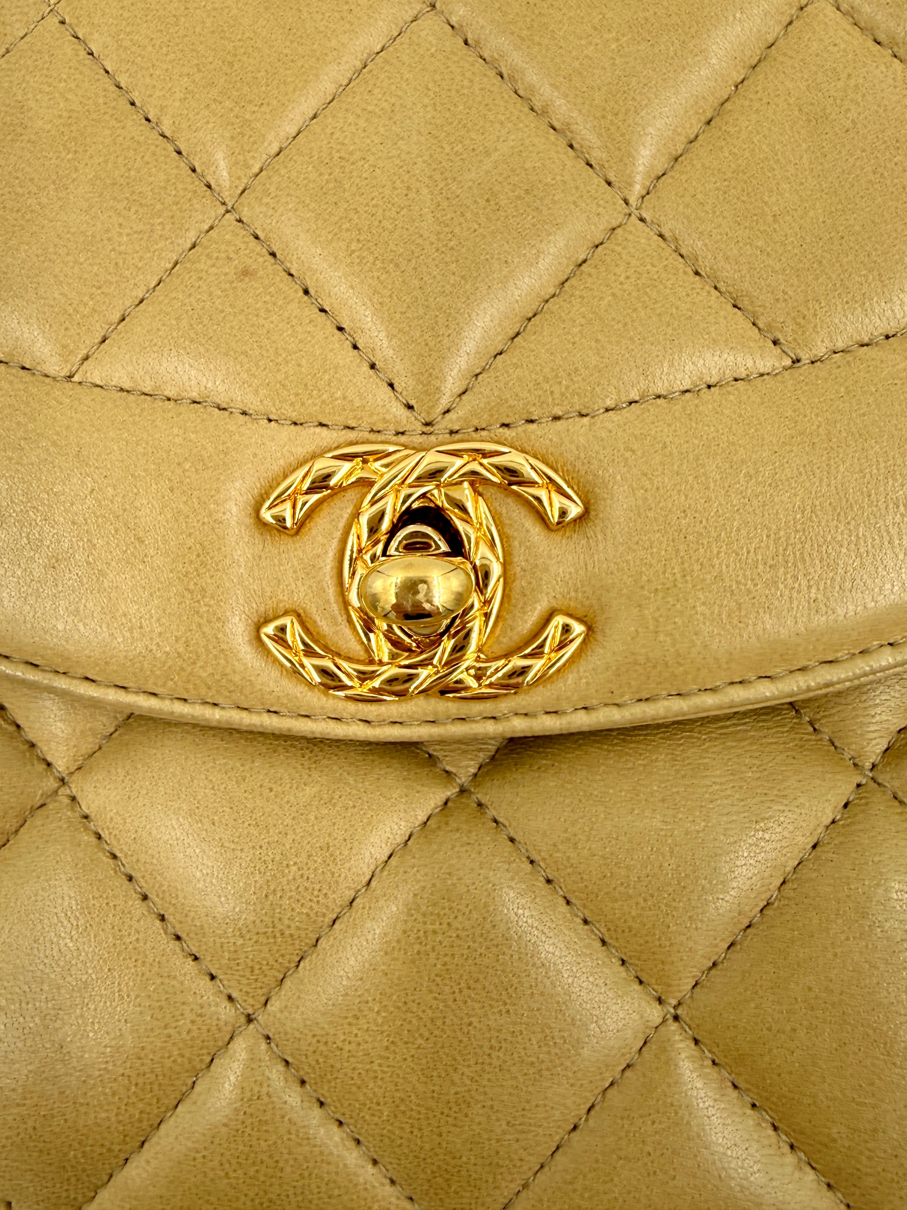 Pre-Owned Chanel Vintage Tassel Camera Bag Beige Gold Hardware - Authenticated