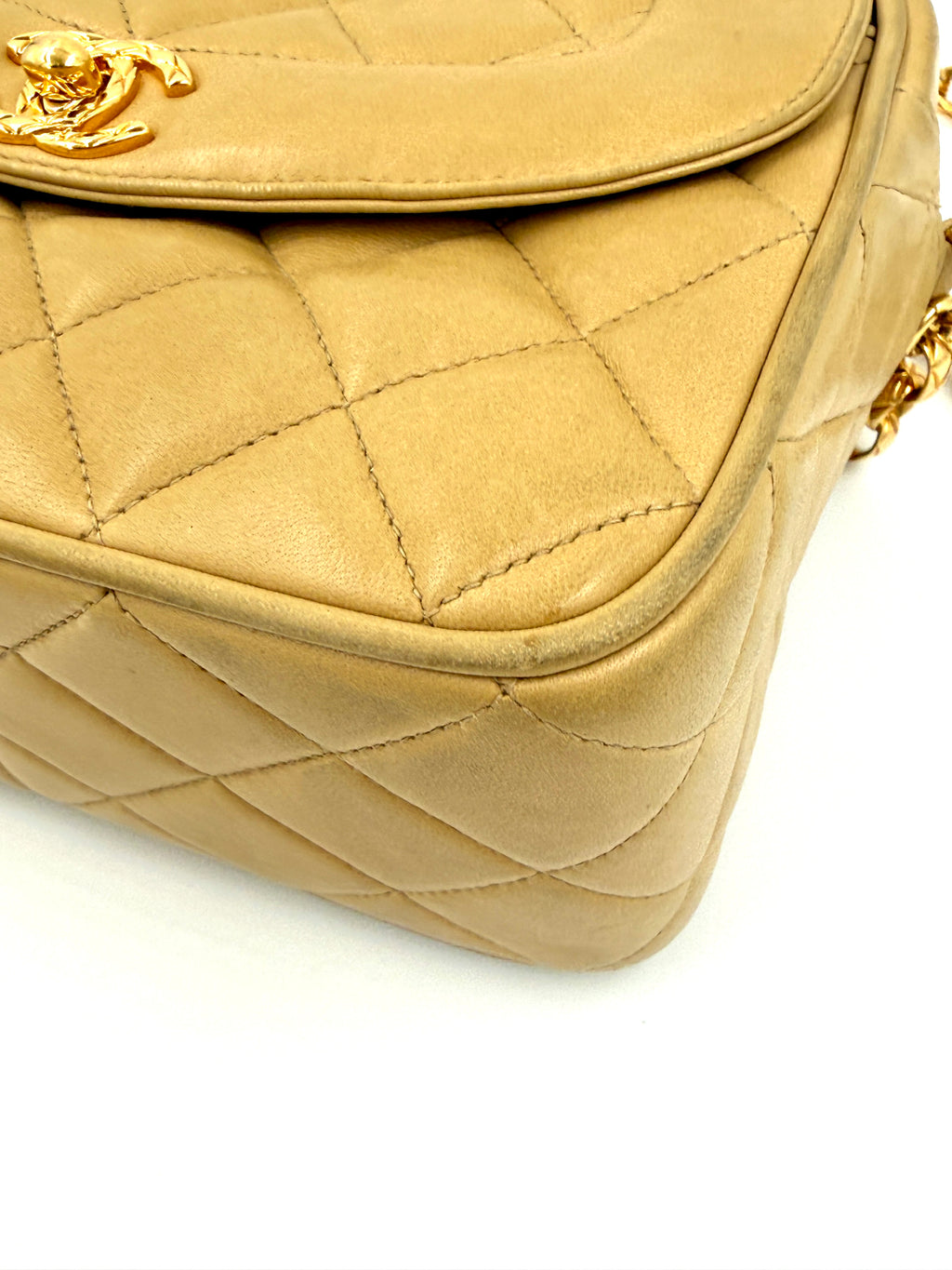 Pre-Owned Chanel Vintage Tassel Camera Bag Beige Gold Hardware - Authenticated