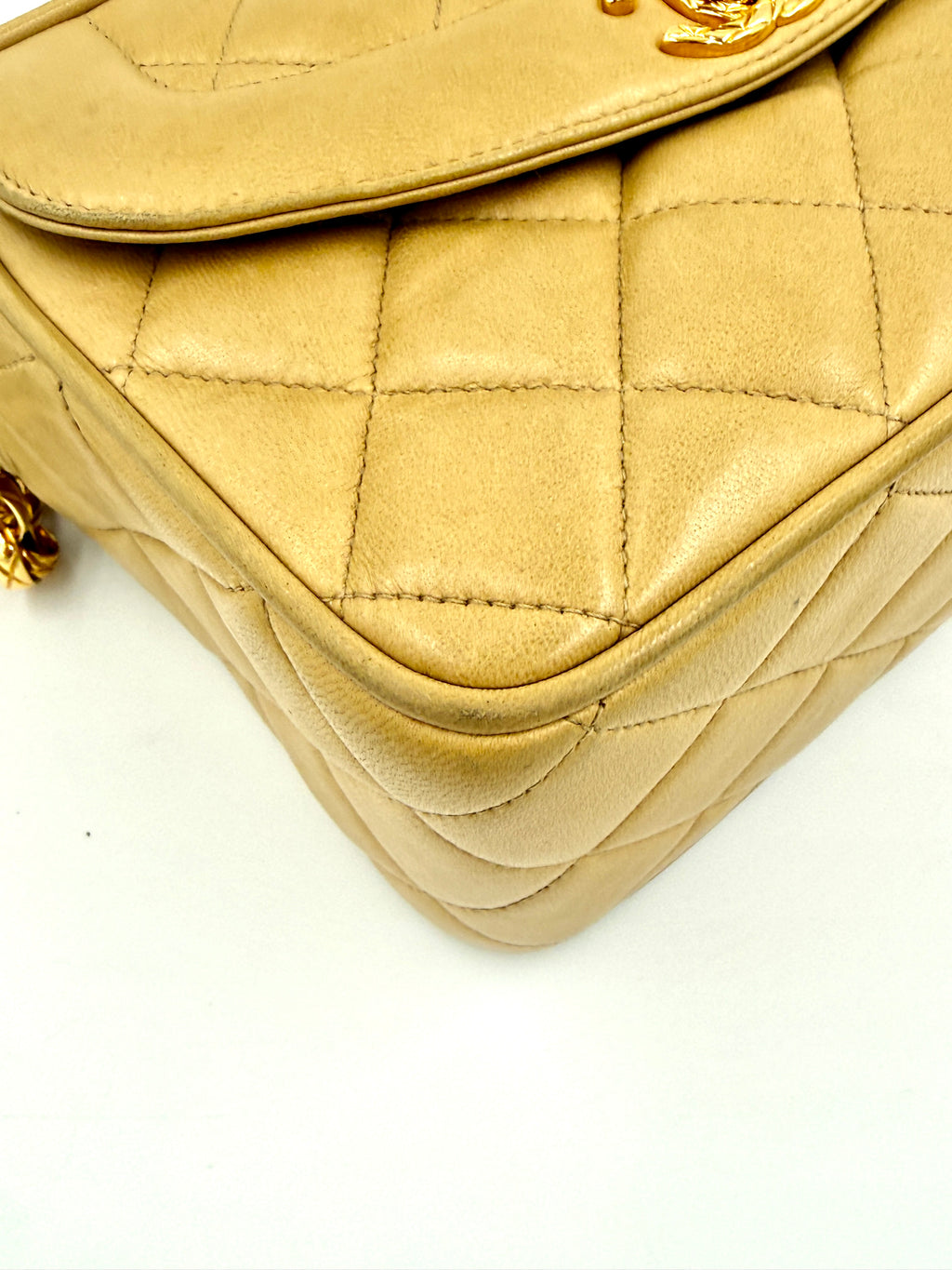 Pre-Owned Chanel Vintage Tassel Camera Bag Beige Gold Hardware - Authenticated