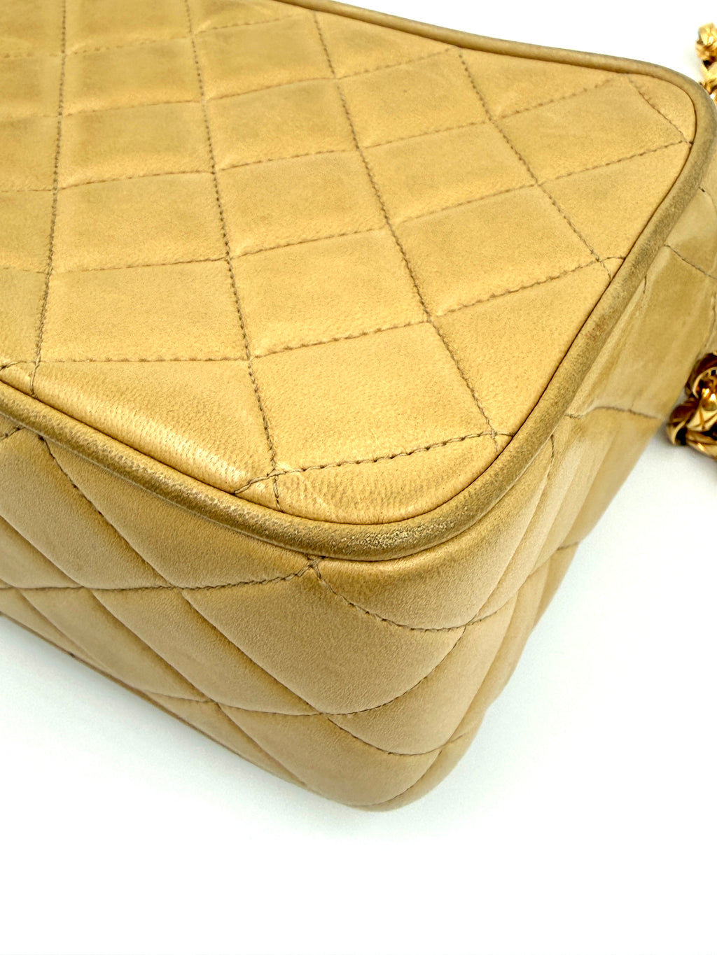 Pre-Owned Chanel Vintage Tassel Camera Bag Beige Gold Hardware - Authenticated