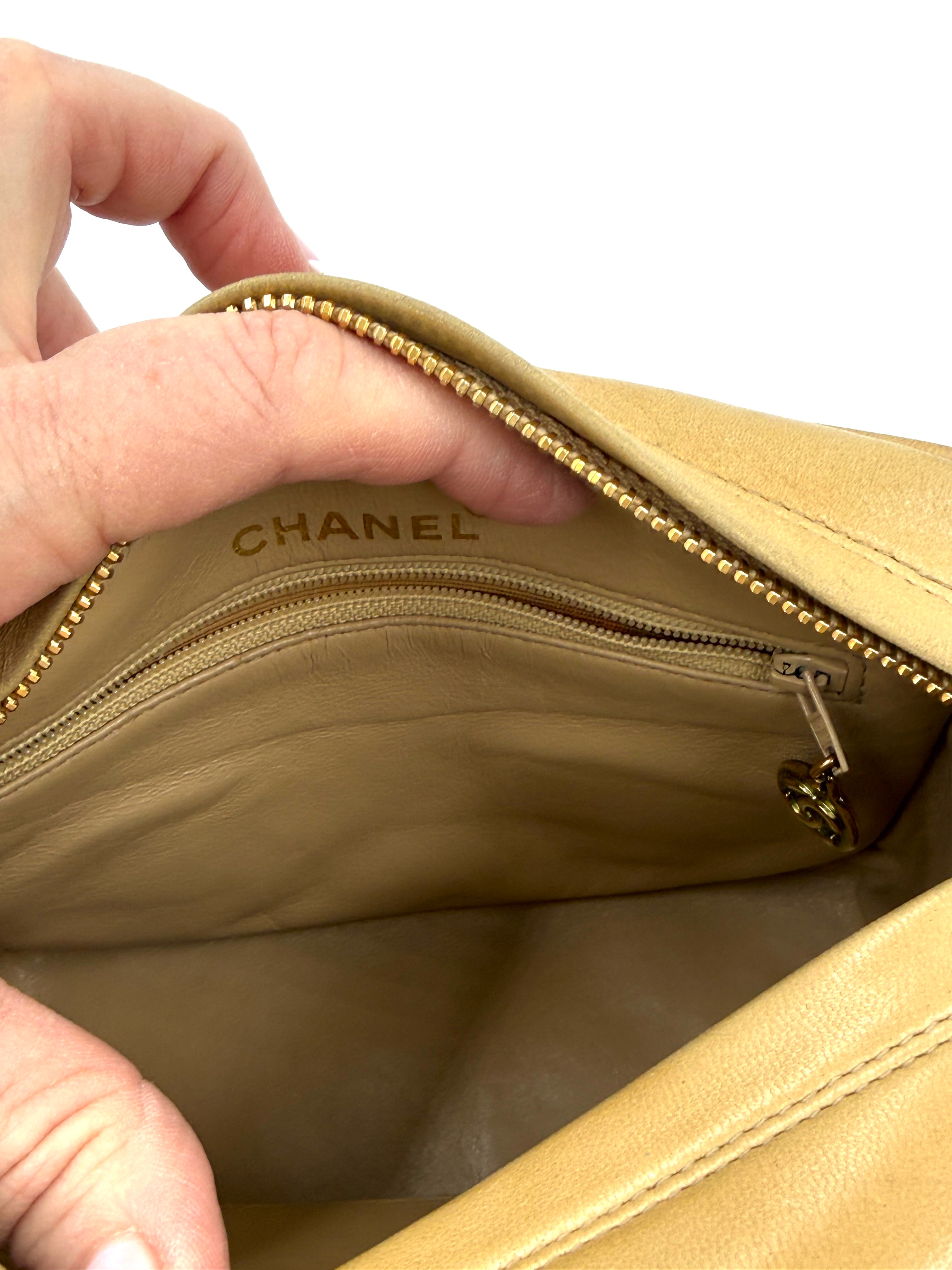 Pre-Owned Chanel Vintage Tassel Camera Bag Beige Gold Hardware - Authenticated