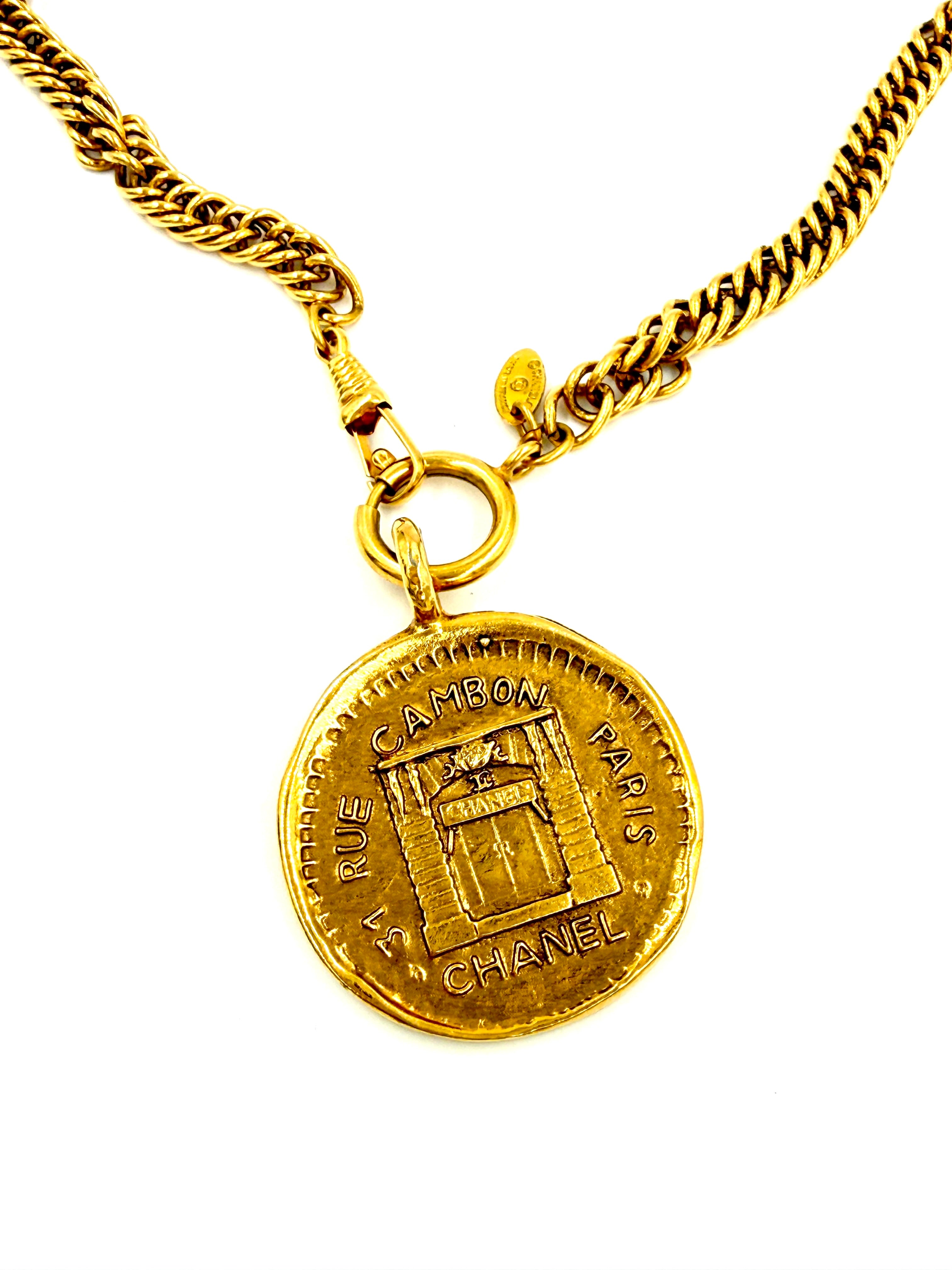 Pre-Owned Chanel Vintage 31 Rue Cambon Coin Medallion Necklace 24k Gold Plated - Authenticated