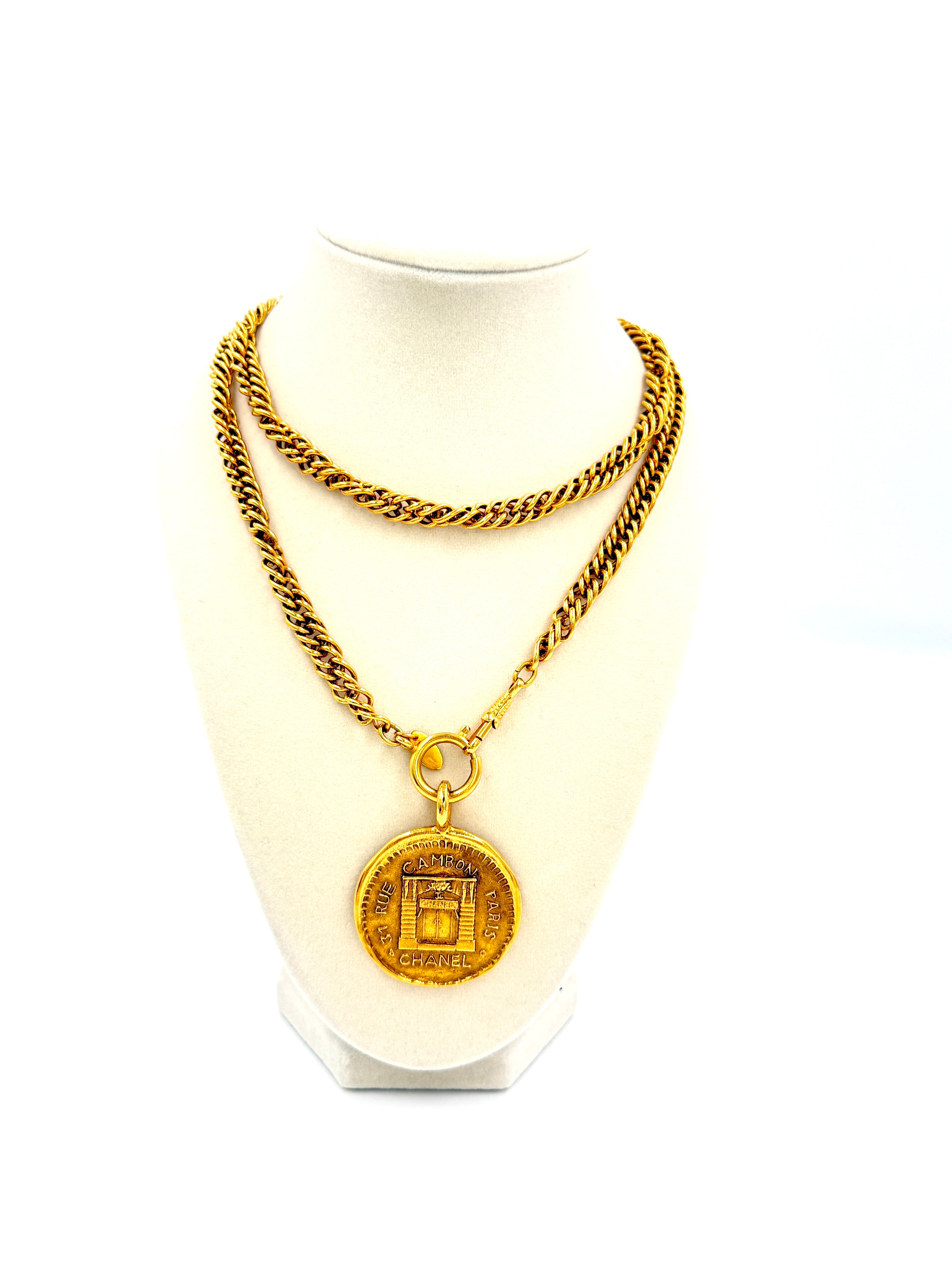 Pre-Owned Chanel Vintage 31 Rue Cambon Coin Medallion Necklace 24k Gold Plated - Authenticated