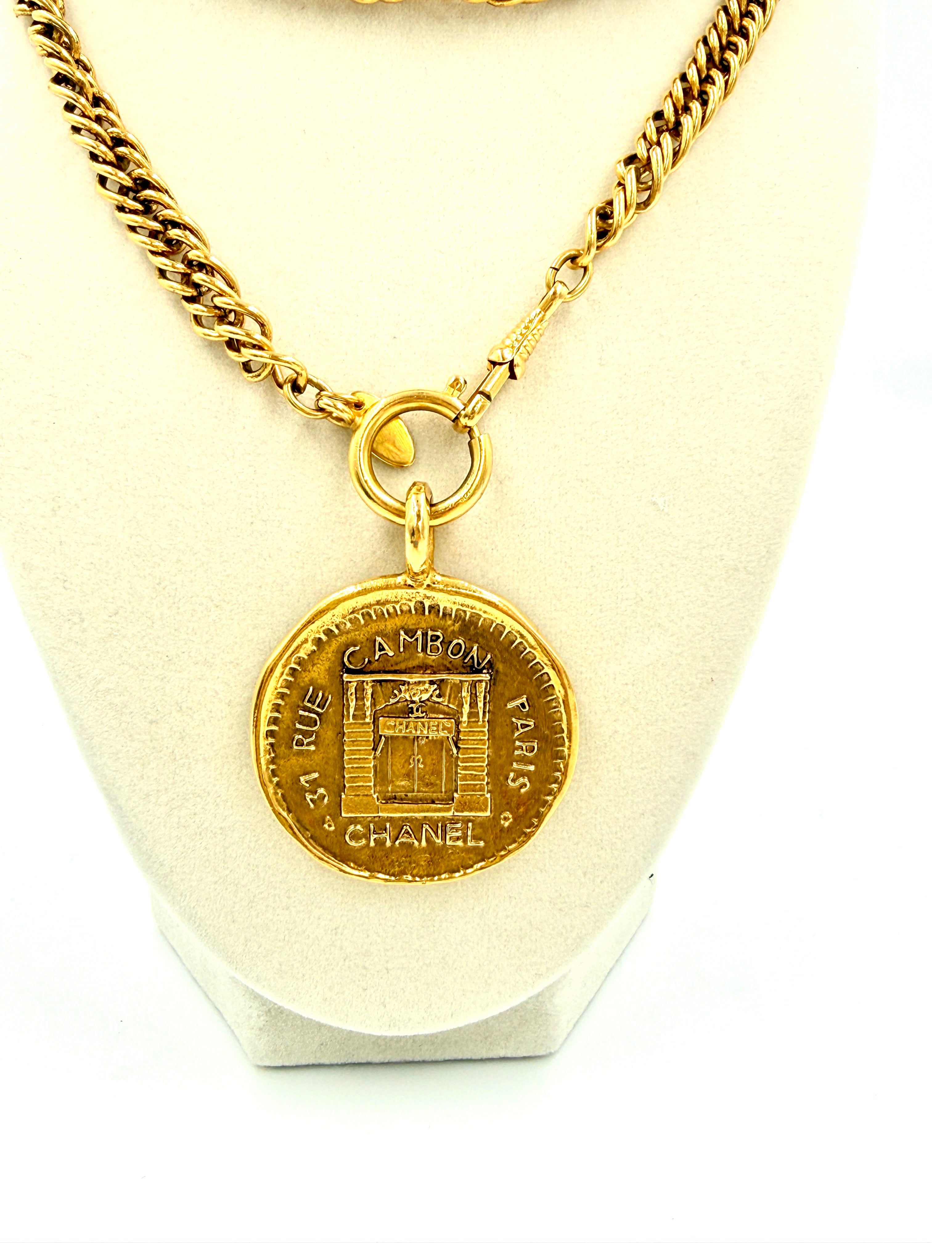 Pre-Owned Chanel Vintage 31 Rue Cambon Coin Medallion Necklace 24k Gold Plated - Authenticated
