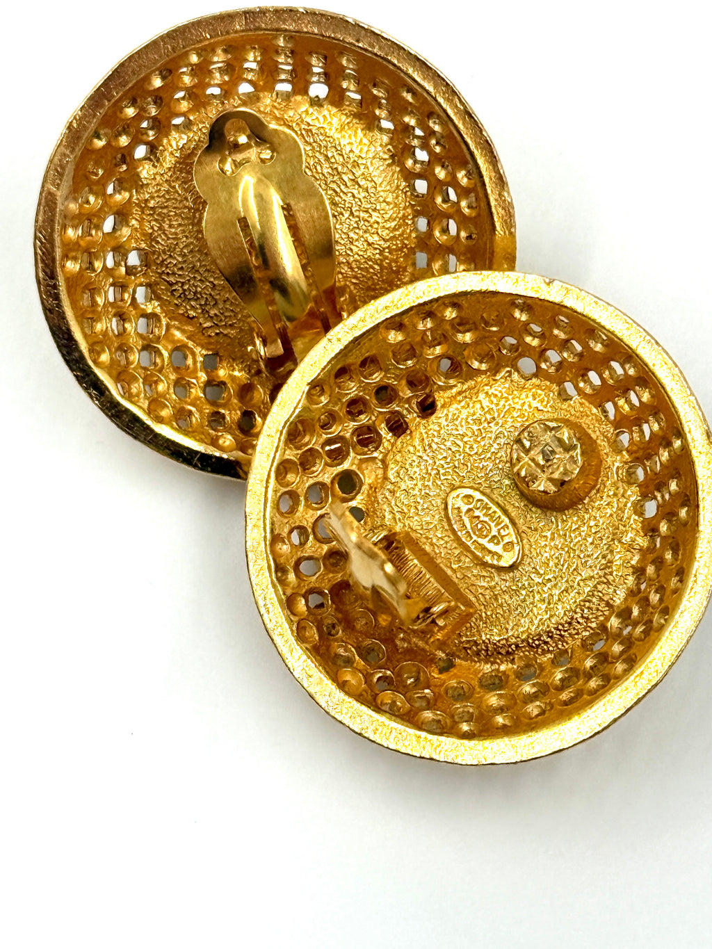 Pre-Owned Chanel Vintage Green Gripoix Glass Clip-On Earrings Gold Tone - Authenticated