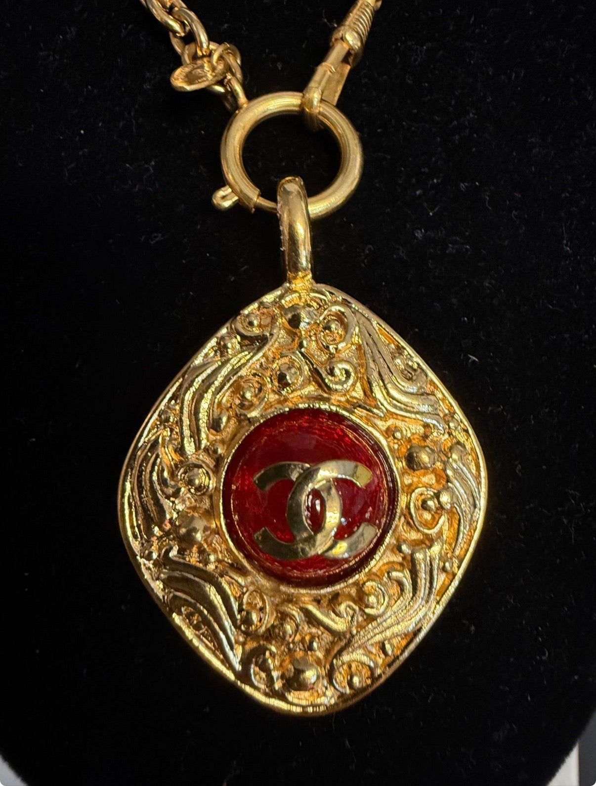 Pre-Owned Chanel Vintage CC Red Gripoix 24k Gold Plated Necklace - Authenticated