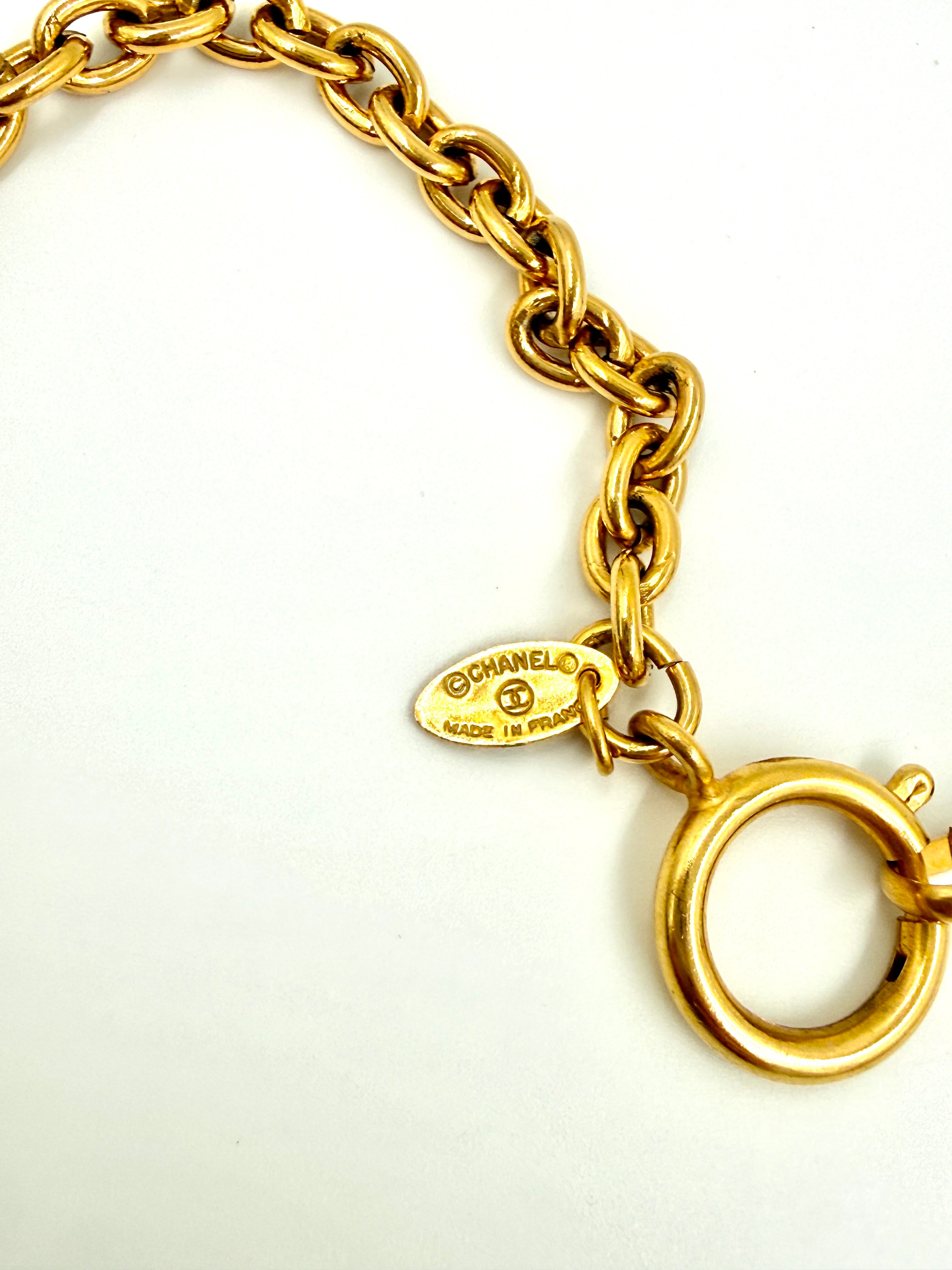 Pre-Owned CHANEL CC Logos rhombus Charm Necklace Gold Tone - Authenticated