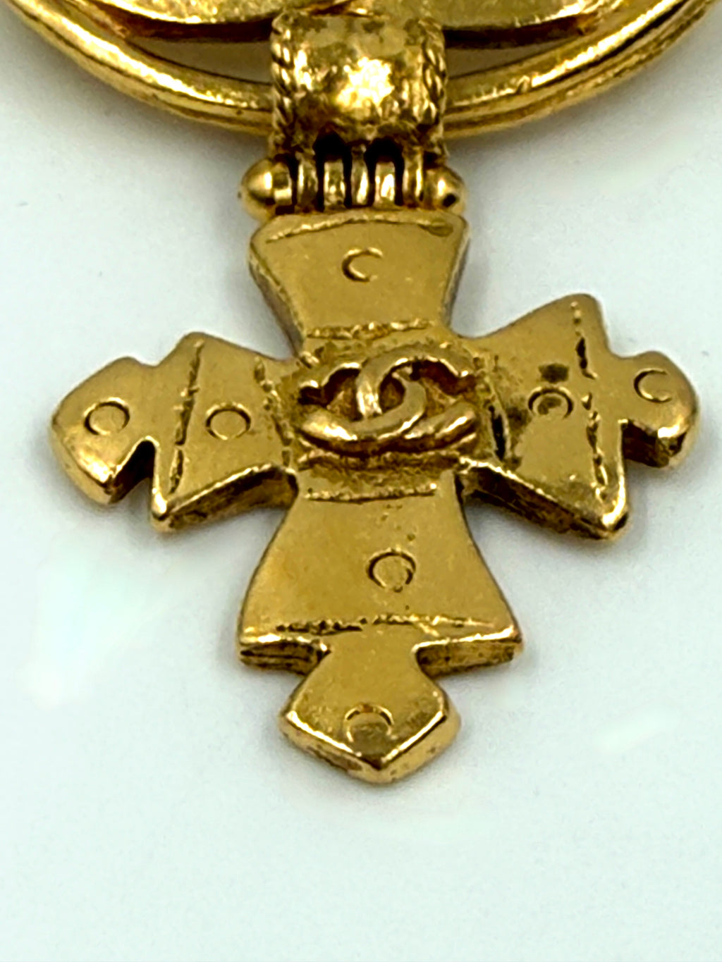 Pre-Owned Chanel Vintage Gold Plated Swing Cross Brooch - Authenticated