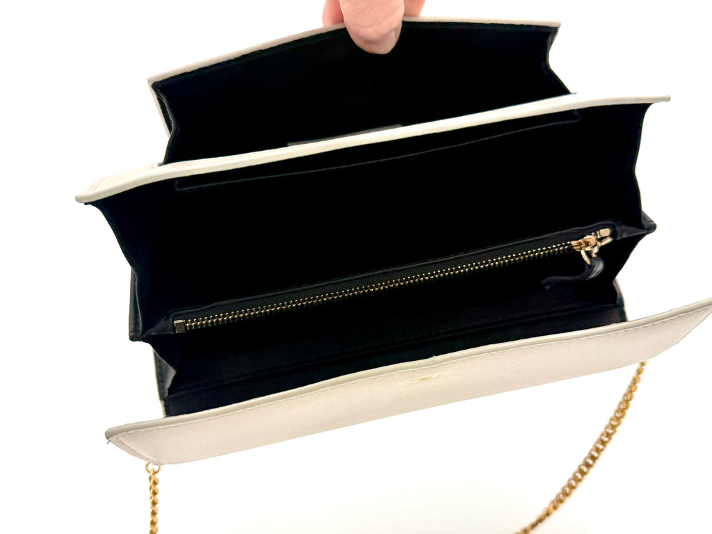 Alexander McQueen Skull Clasp Wallet on Chain Ivory - Pre Owned Authentic