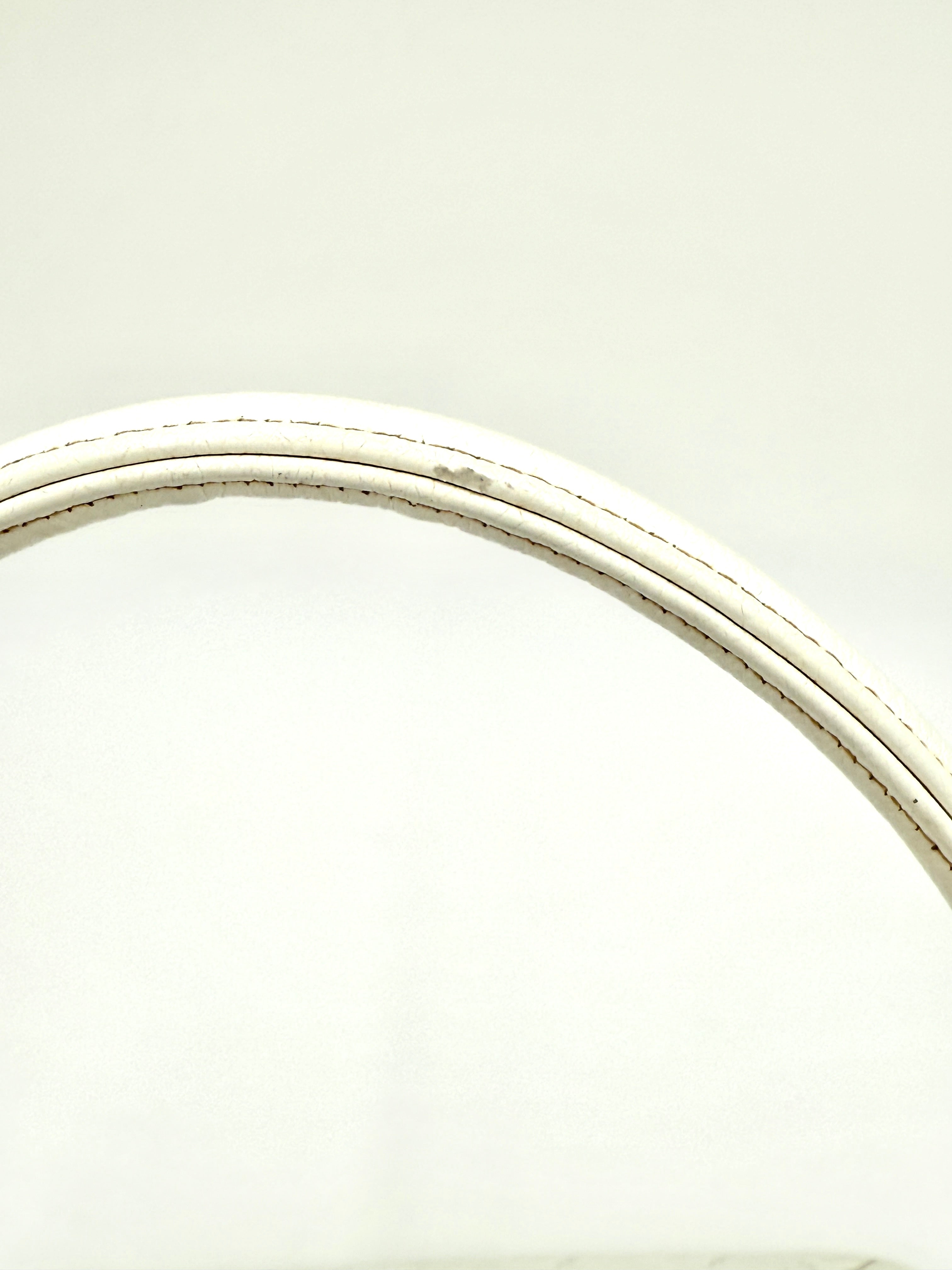 Pre-Owned Chanel Vintage White Caviar Leather Medallion Tote with Gold Hardware - Authenticated