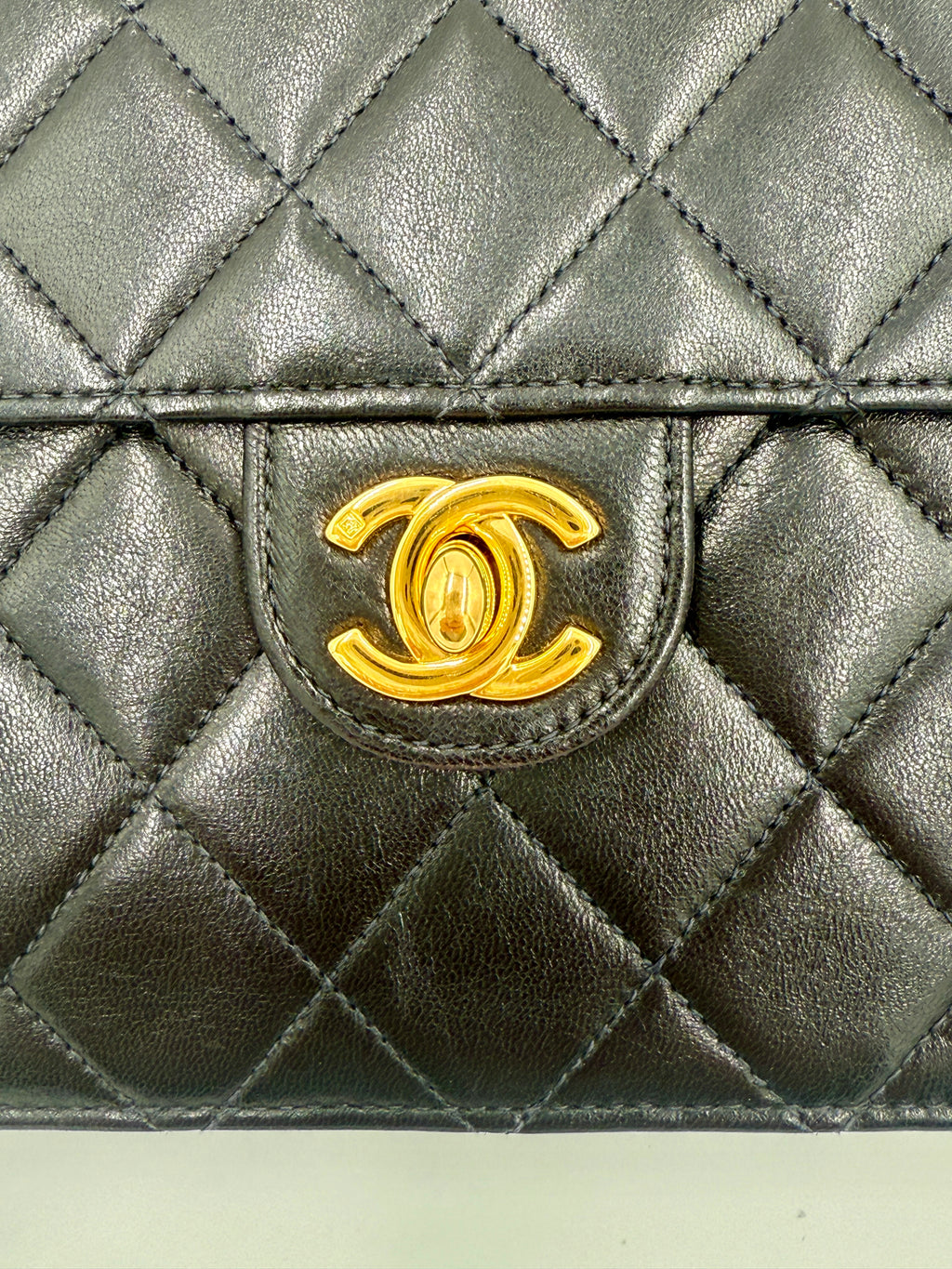 Pre-Owned Chanel Vintage Matelasse Single Flap Chain Shoulder Bag  Black Lambskin with Gold Hardware - Authenticated
