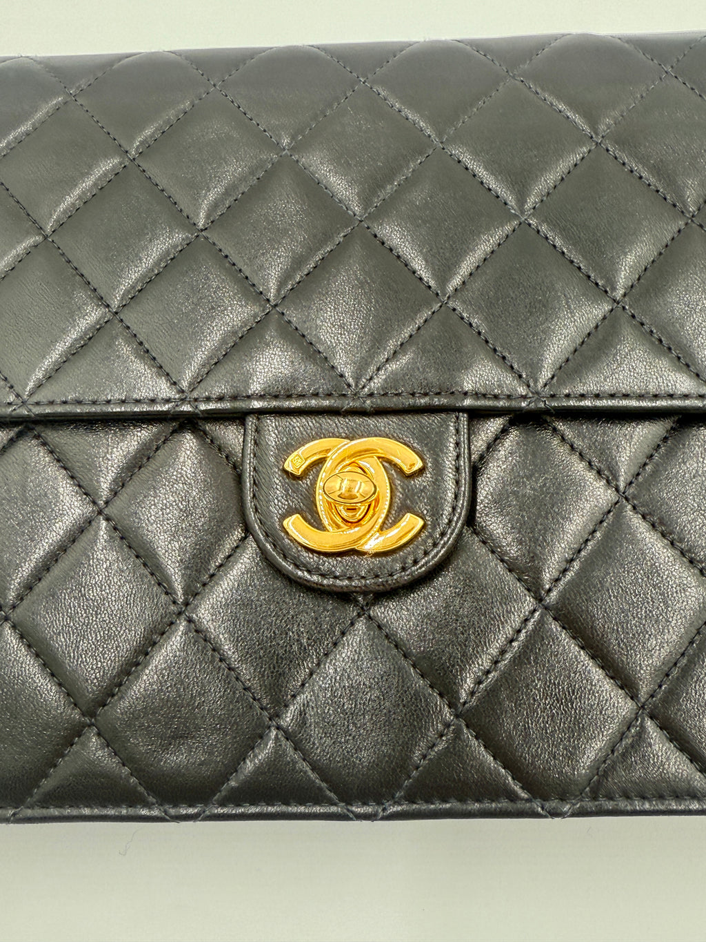 Pre-Owned Chanel Vintage Matelasse Single Flap Chain Shoulder Bag  Black Lambskin with Gold Hardware - Authenticated