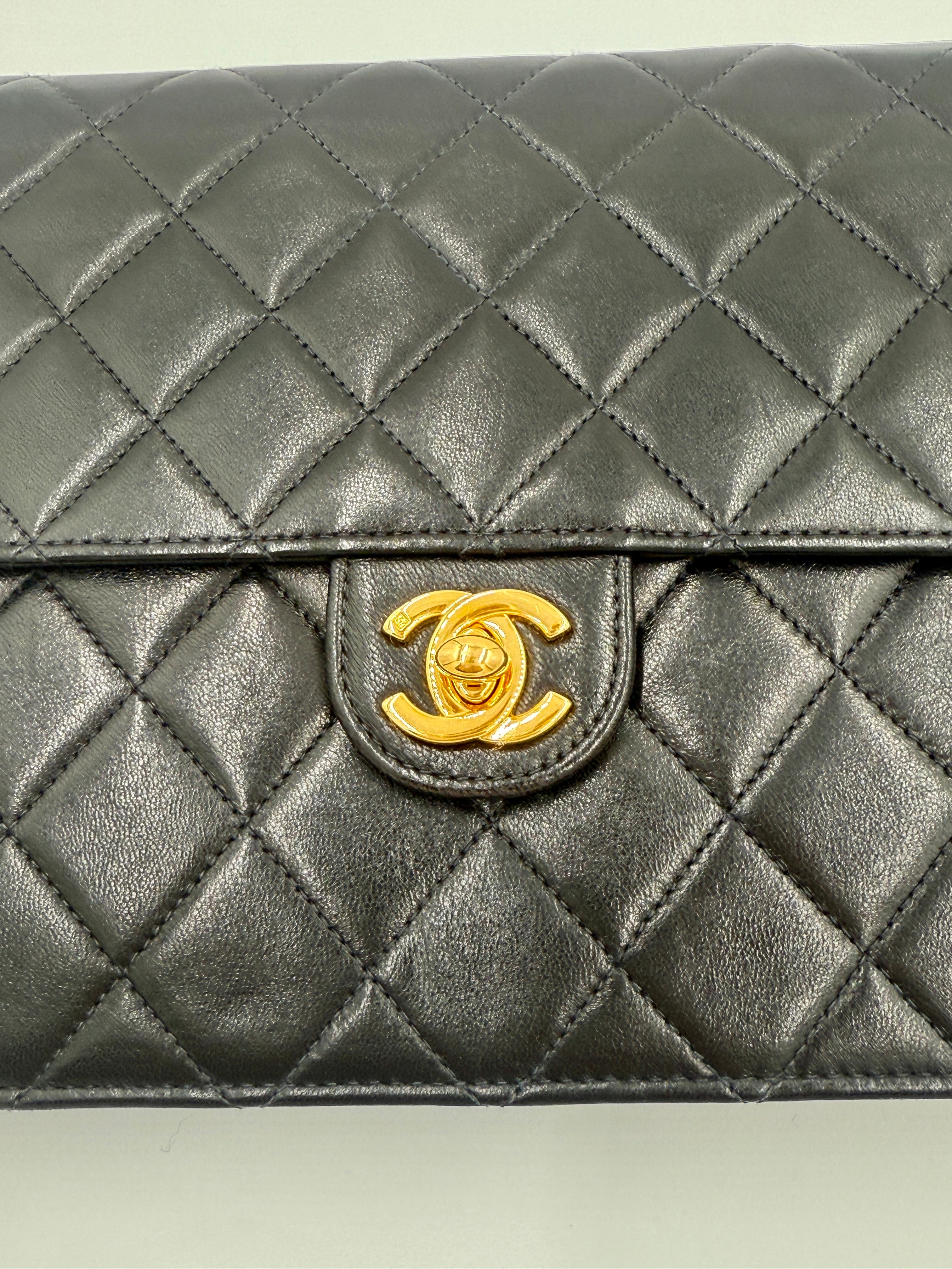 Pre-Owned Chanel Vintage Matelasse Single Flap Chain Shoulder Bag  Black Lambskin with Gold Hardware - Authenticated