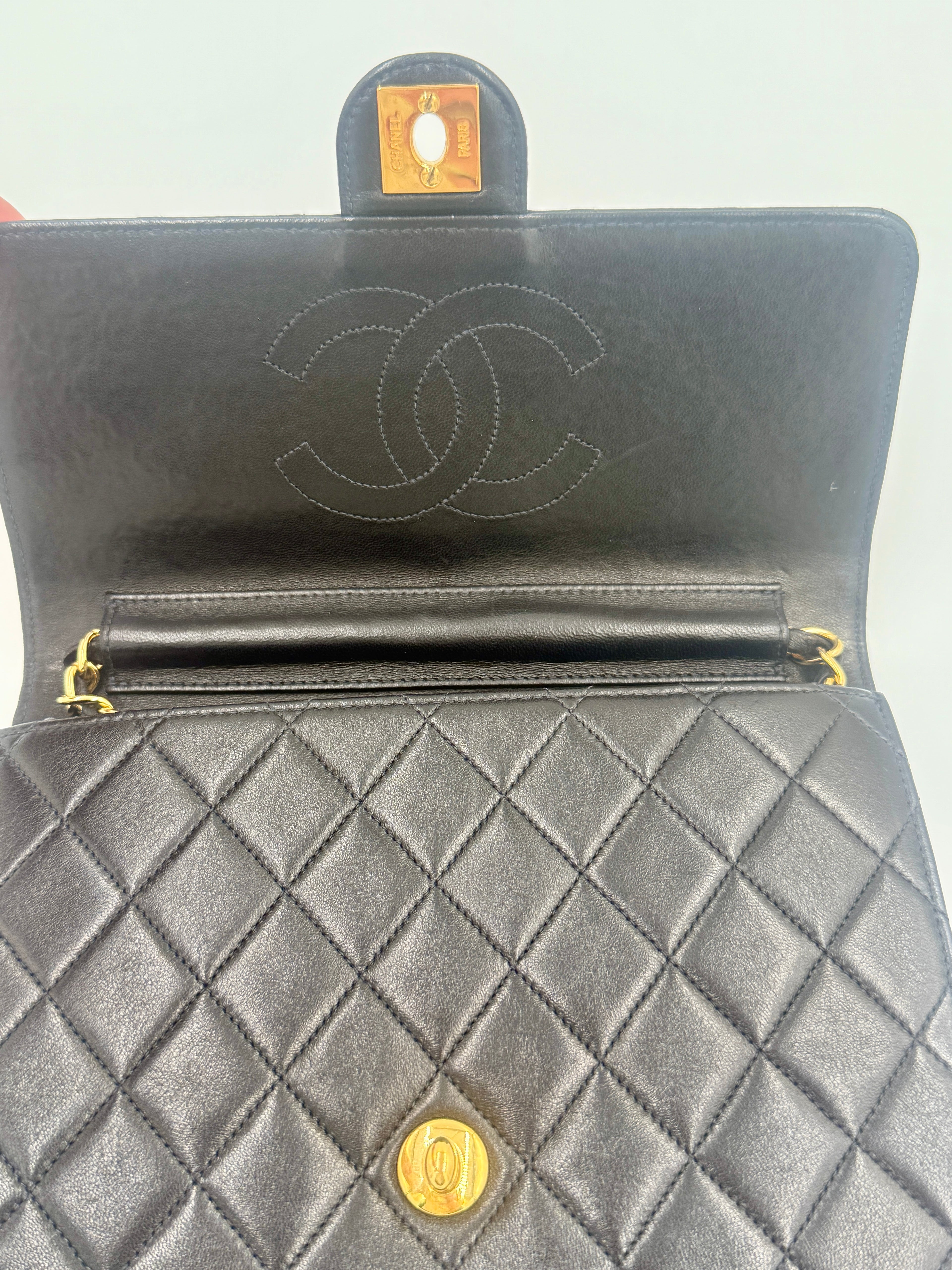 Pre-Owned Chanel Vintage Matelasse Single Flap Chain Shoulder Bag  Black Lambskin with Gold Hardware - Authenticated