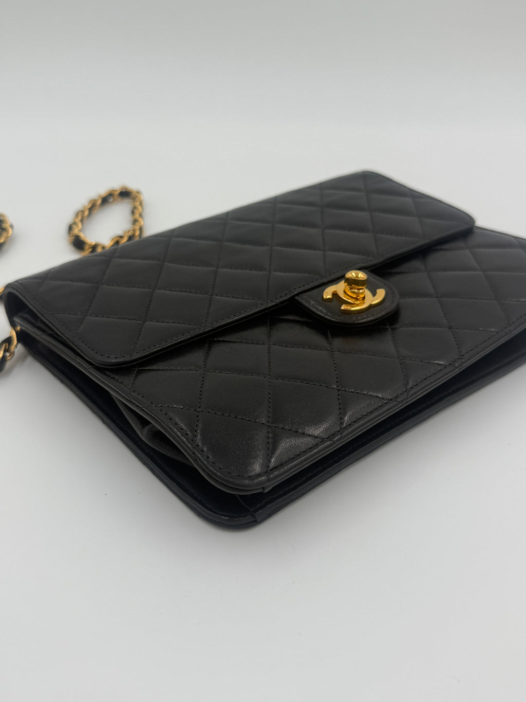 Pre-Owned Chanel Vintage Matelasse Single Flap Chain Shoulder Bag  Black Lambskin with Gold Hardware - Authenticated