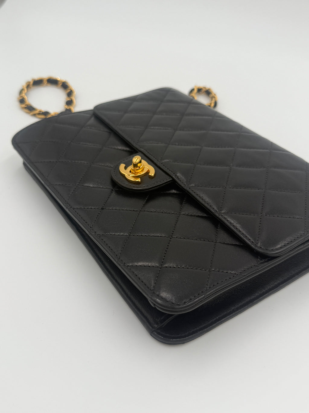 Pre-Owned Chanel Vintage Matelasse Single Flap Chain Shoulder Bag  Black Lambskin with Gold Hardware - Authenticated