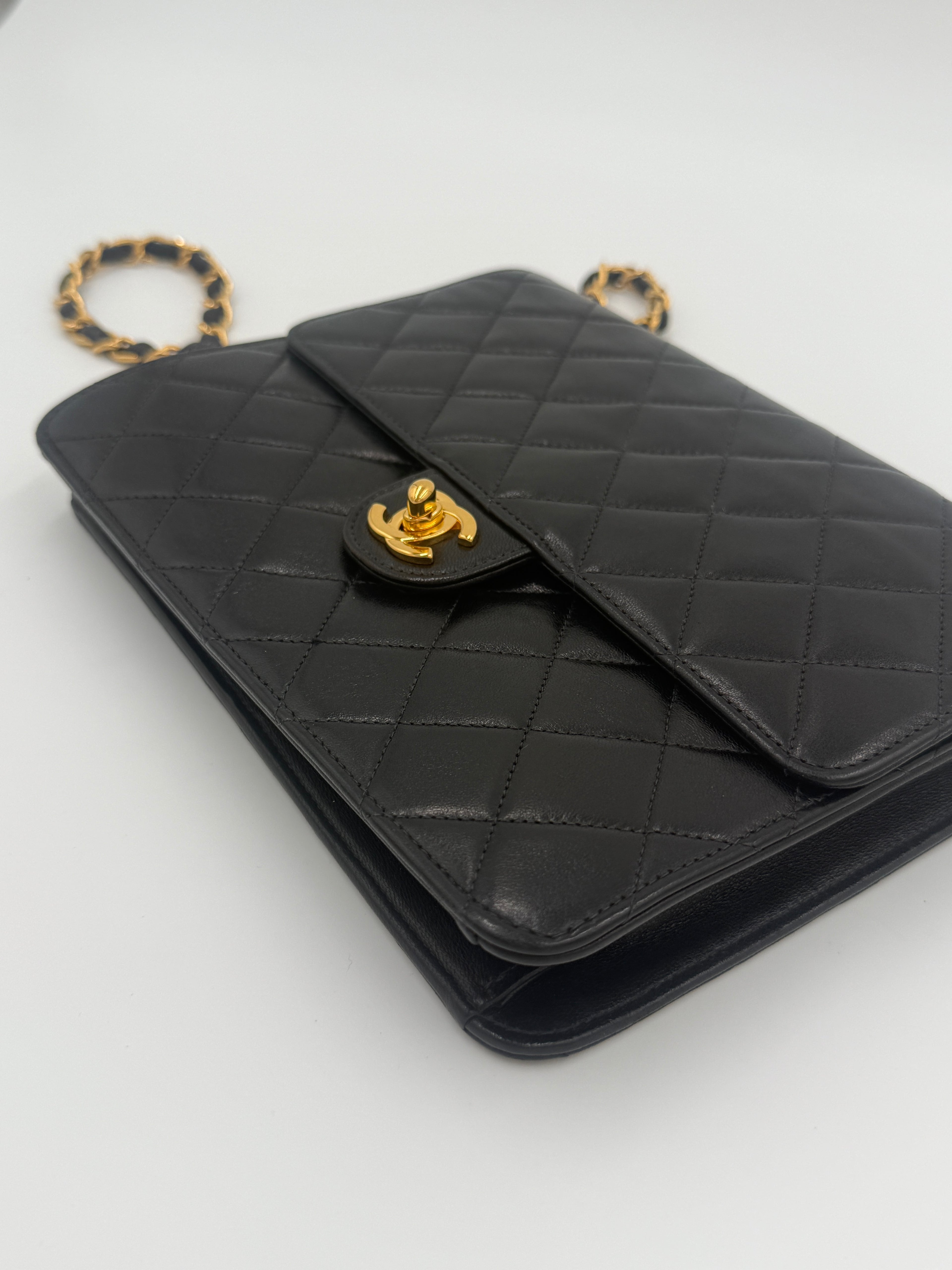 Pre-Owned Chanel Vintage Matelasse Single Flap Chain Shoulder Bag  Black Lambskin with Gold Hardware - Authenticated