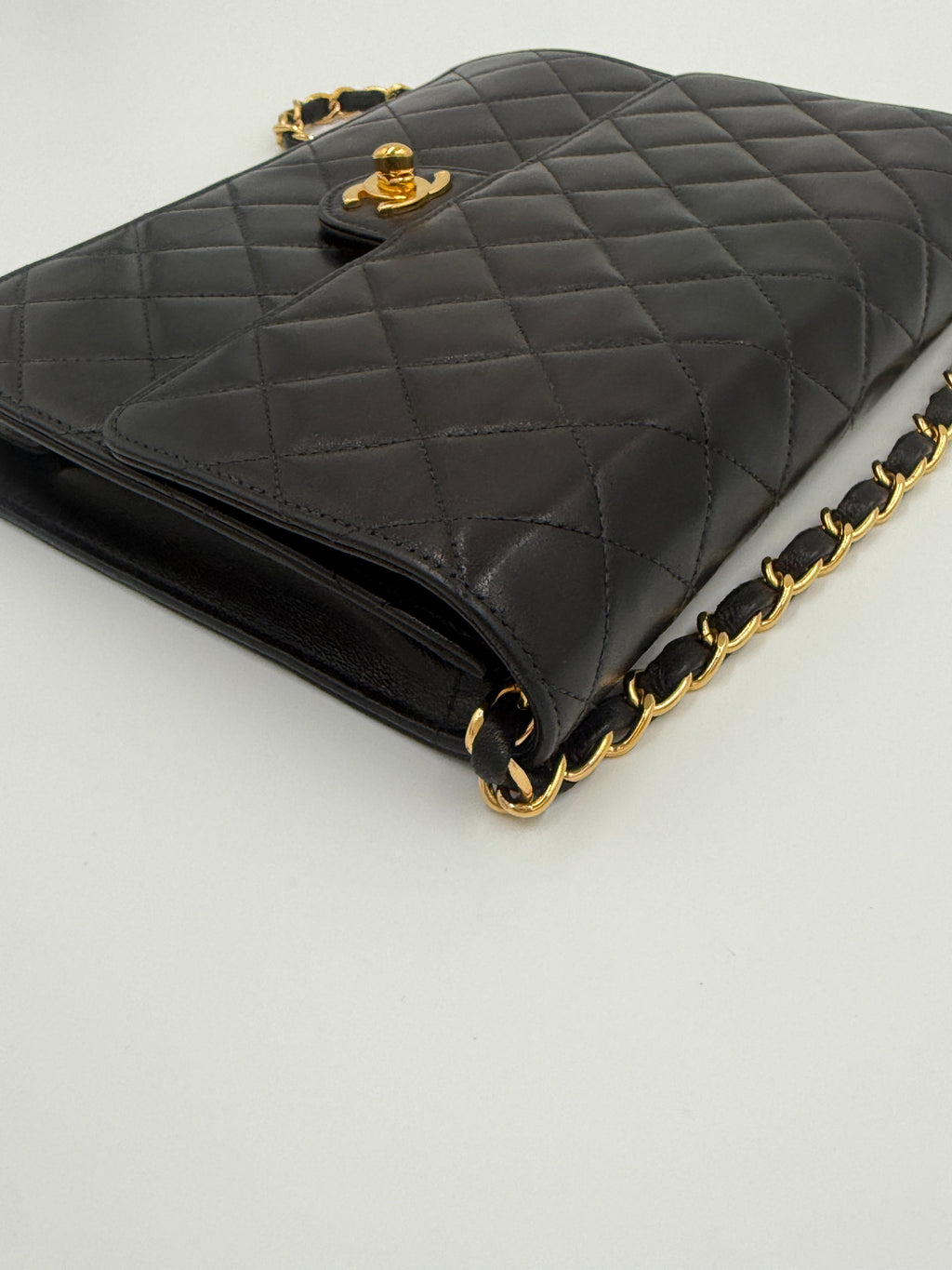 Pre-Owned Chanel Vintage Matelasse Single Flap Chain Shoulder Bag  Black Lambskin with Gold Hardware - Authenticated