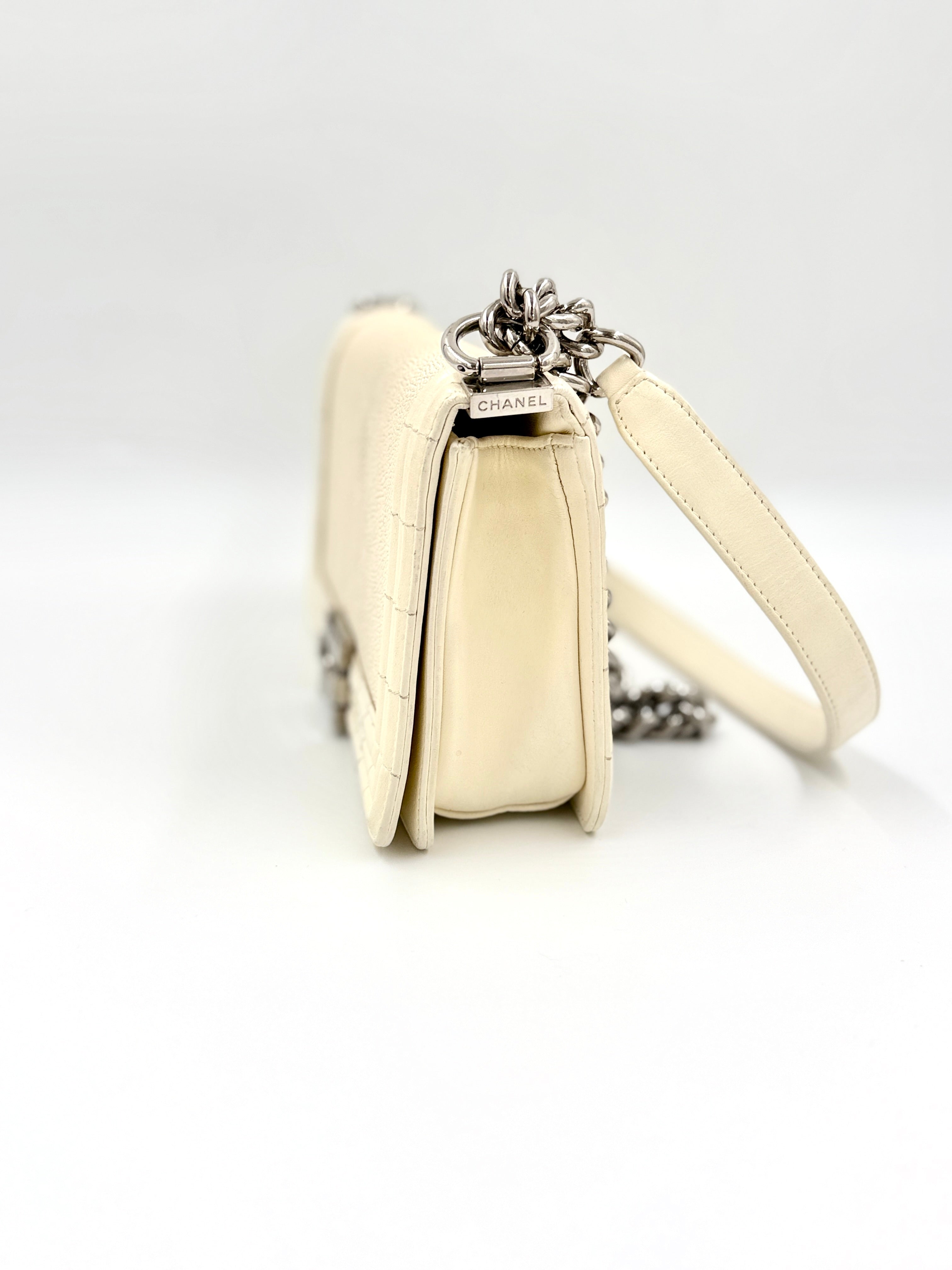 Chanel Ivory Stingray Galuchat Medium Boy Bag Series 16 2012 - Karl Lagerfeld - Pre Owned Authentic