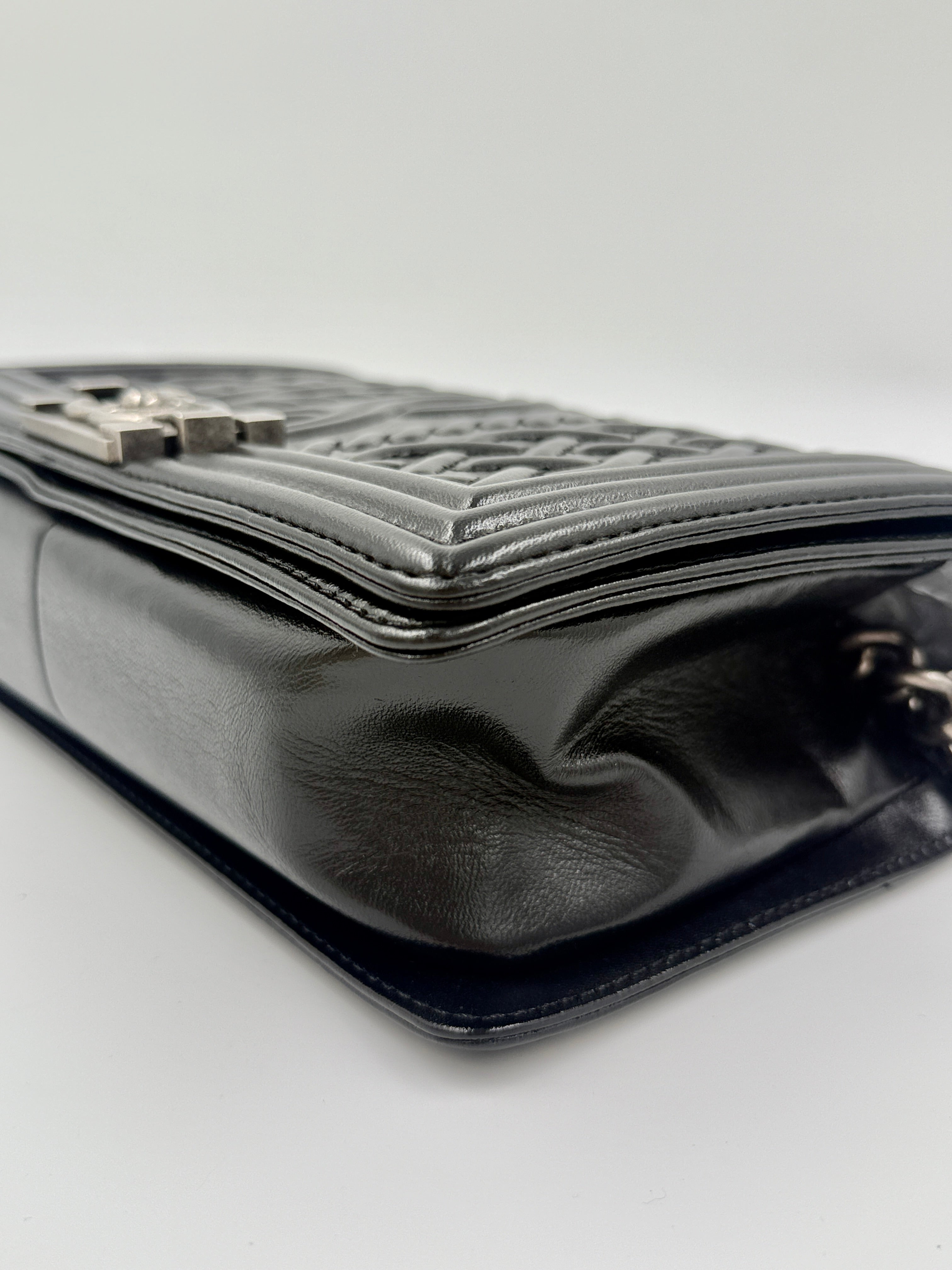 Chanel Paris-Edinburgh Medium Boy Bag, Limited Edition Metiers d'Art - Pre Owned Authentic