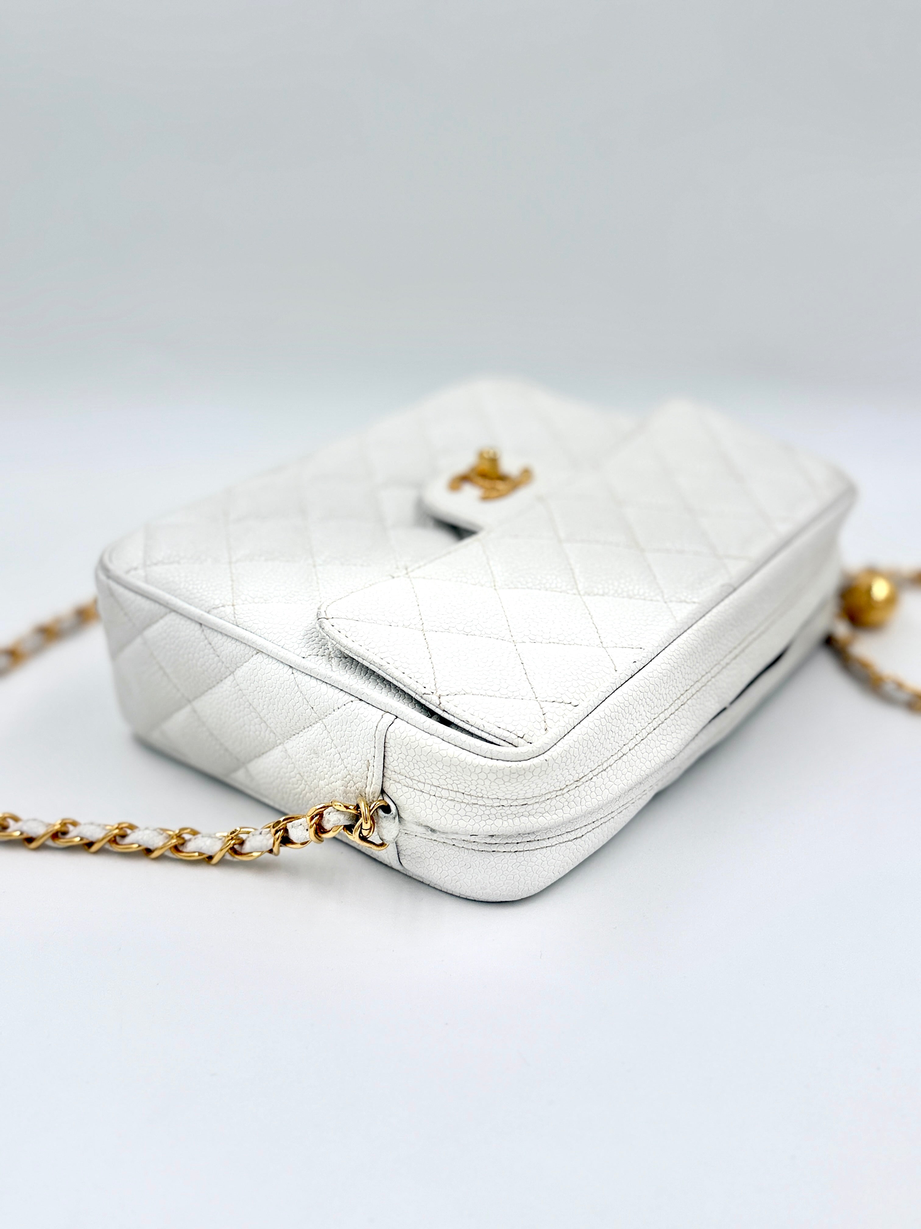 Chanel Matelasse Chain Shoulder Bag - White Caviar Leather Gold Hardware - Pre Owned Authentic