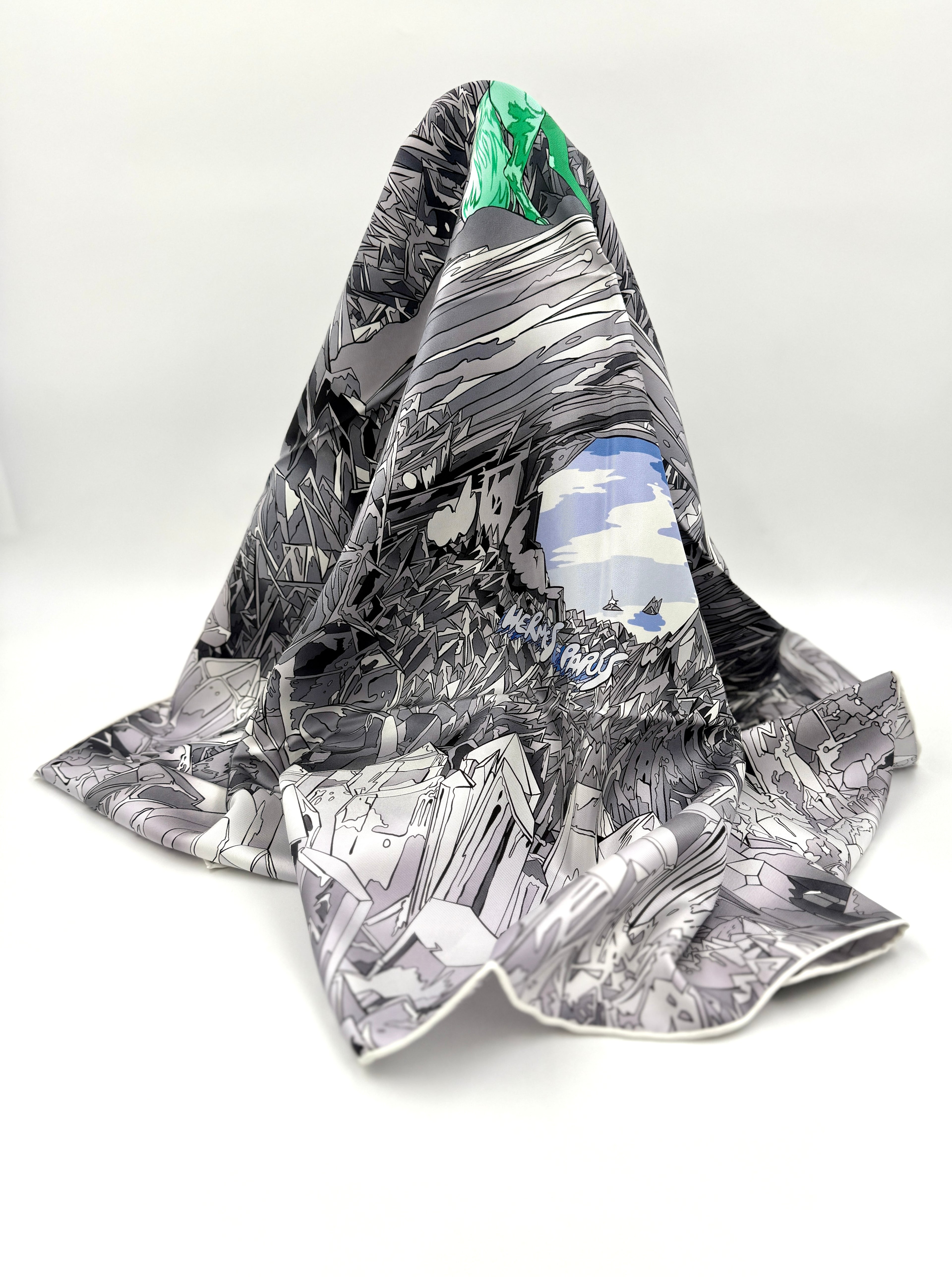 Hermès Silk Twill Scarf "La Vallée de Cristal" Unicorn Gray Unused with Box and Tags