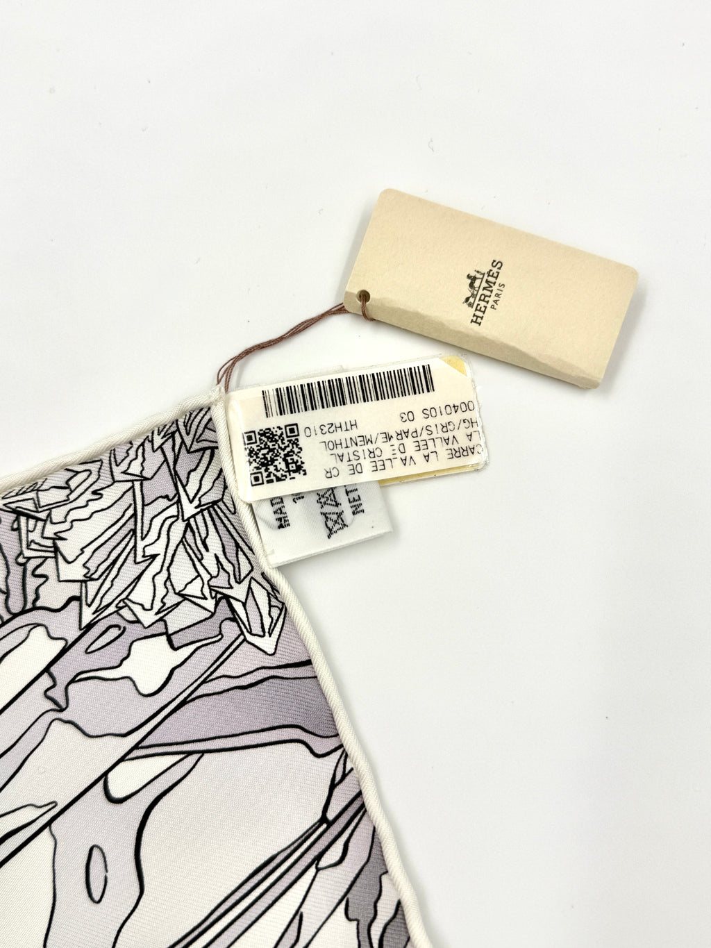 New With Tags Hermès Silk Twill Scarf "La Vallée de Cristal" Unicorn Gray - Authenticated